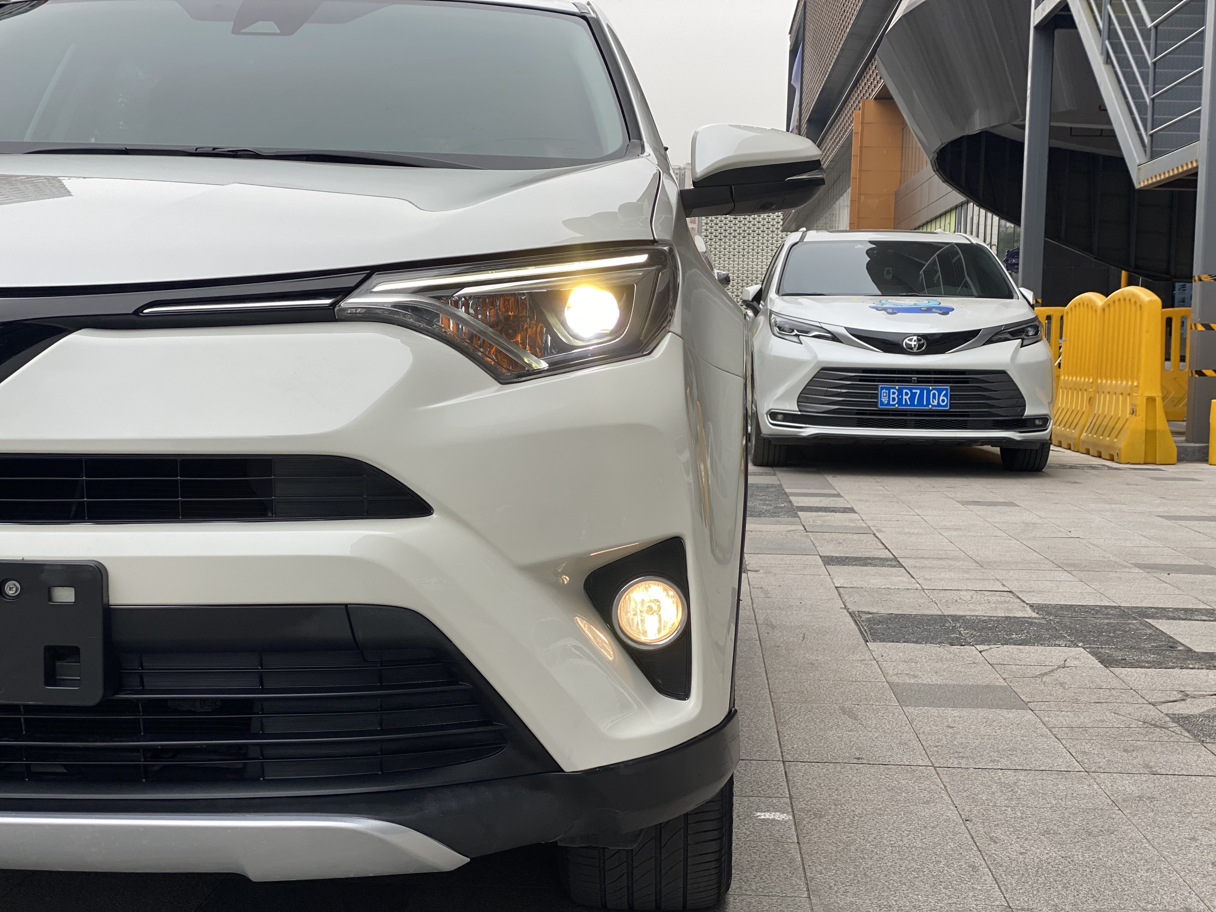 Toyota RAV4 2017 #4 Toyota RAV4 2017 car image #4