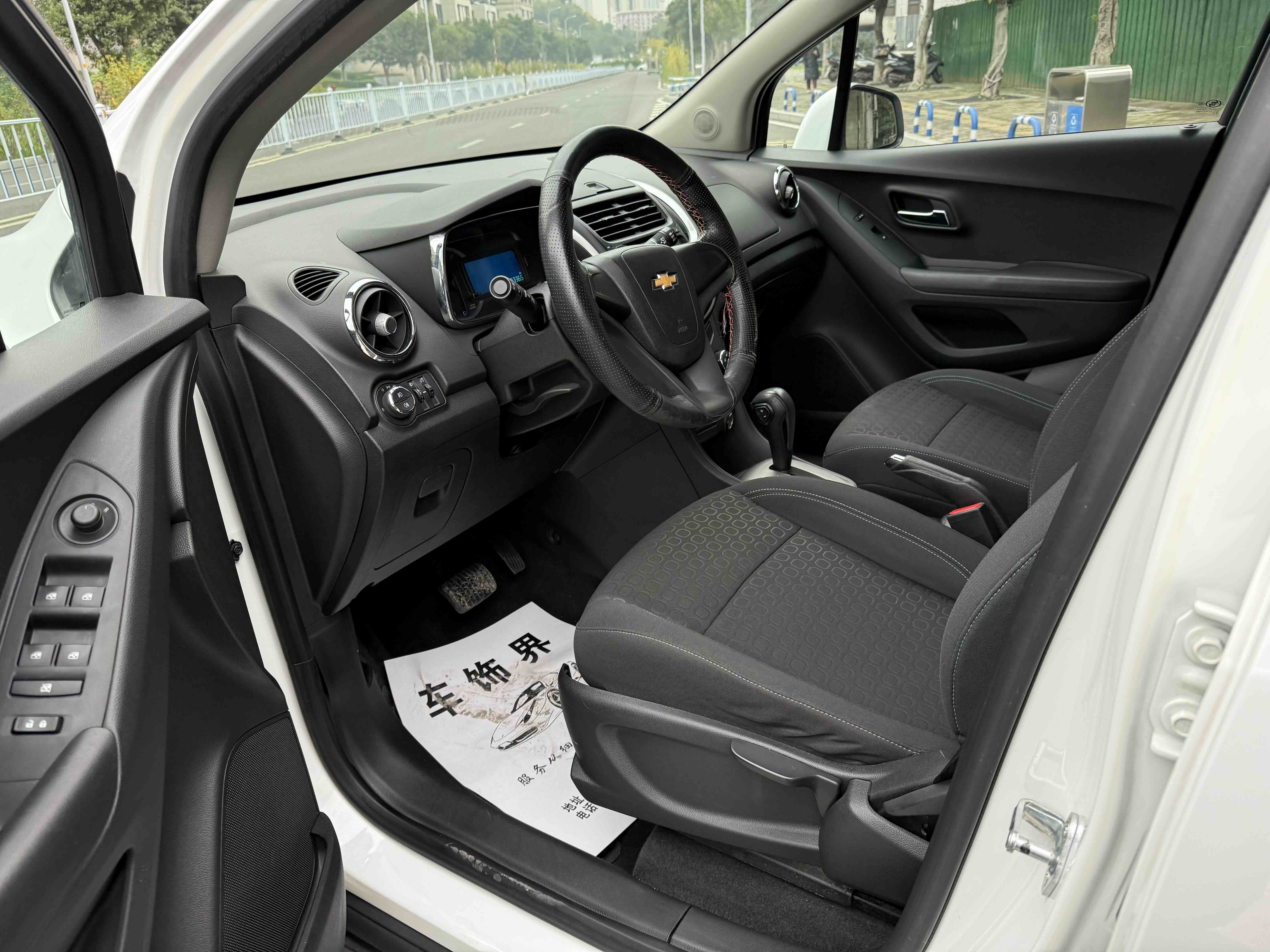 Chevrolet Tracker 2015 #4 Chevrolet Tracker 2015 car image #4