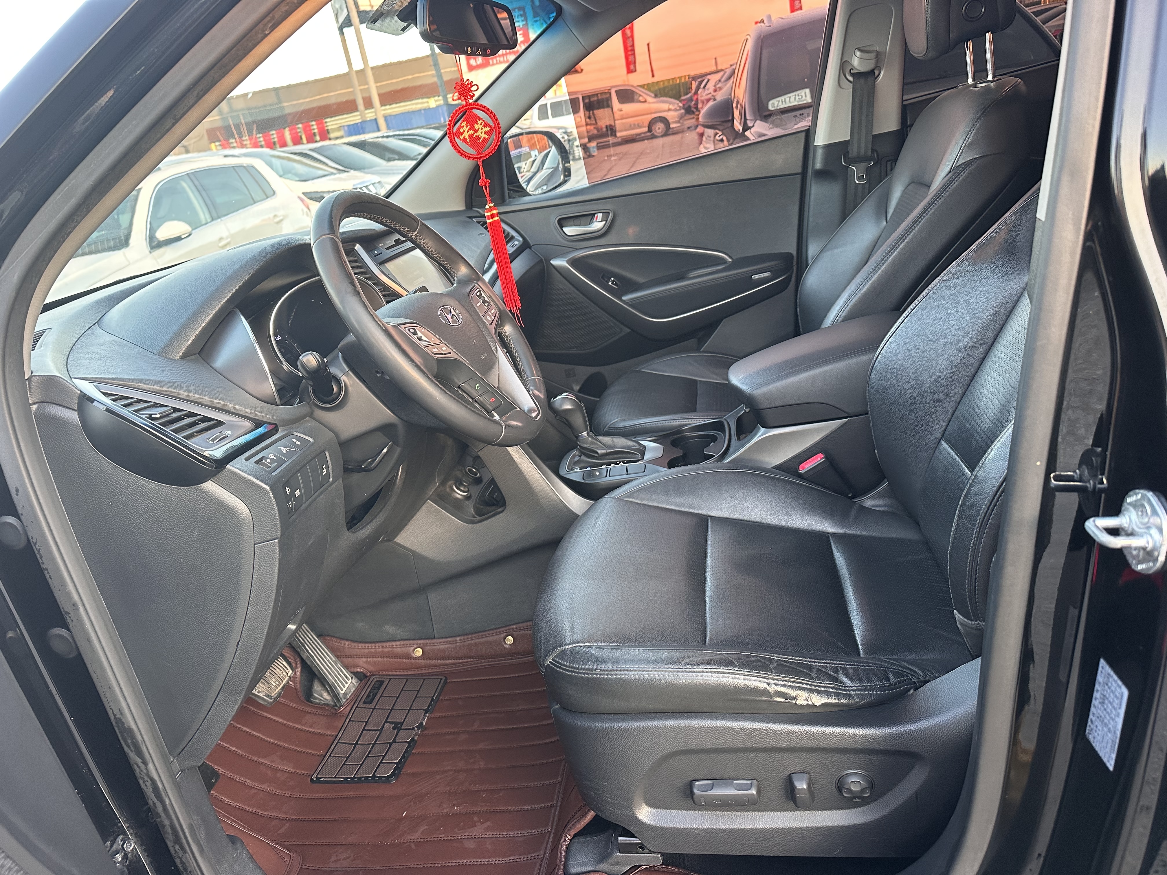 Hyundai Grand Santa Fe 2014 car image #4