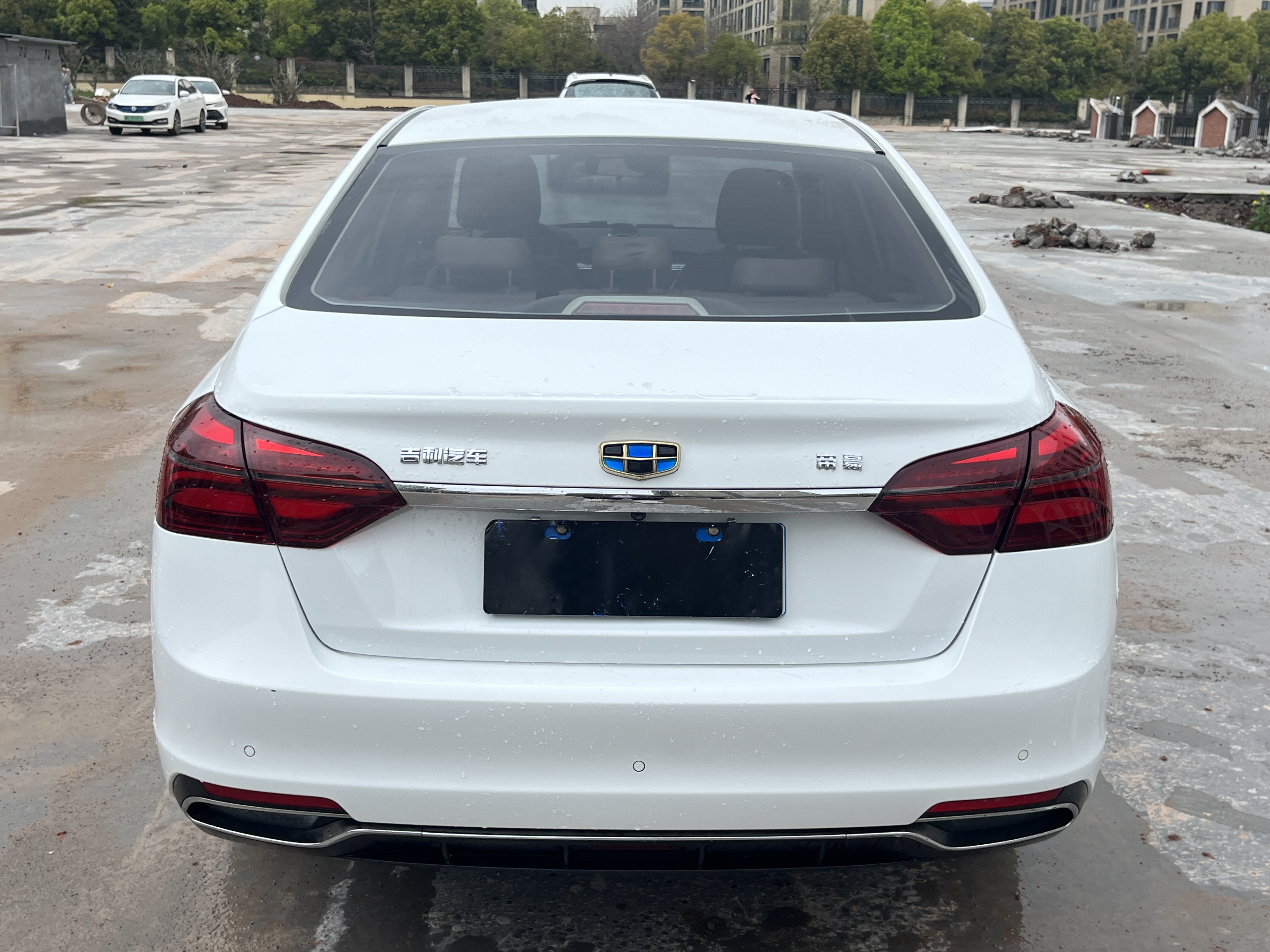 Emgrand 2018 car image #4