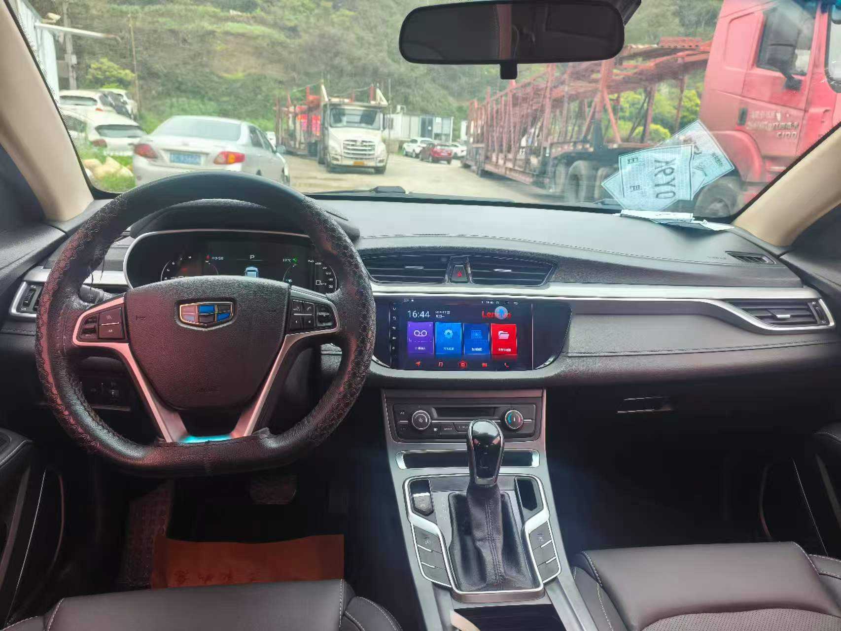 Emgrand 2018 car image #4
