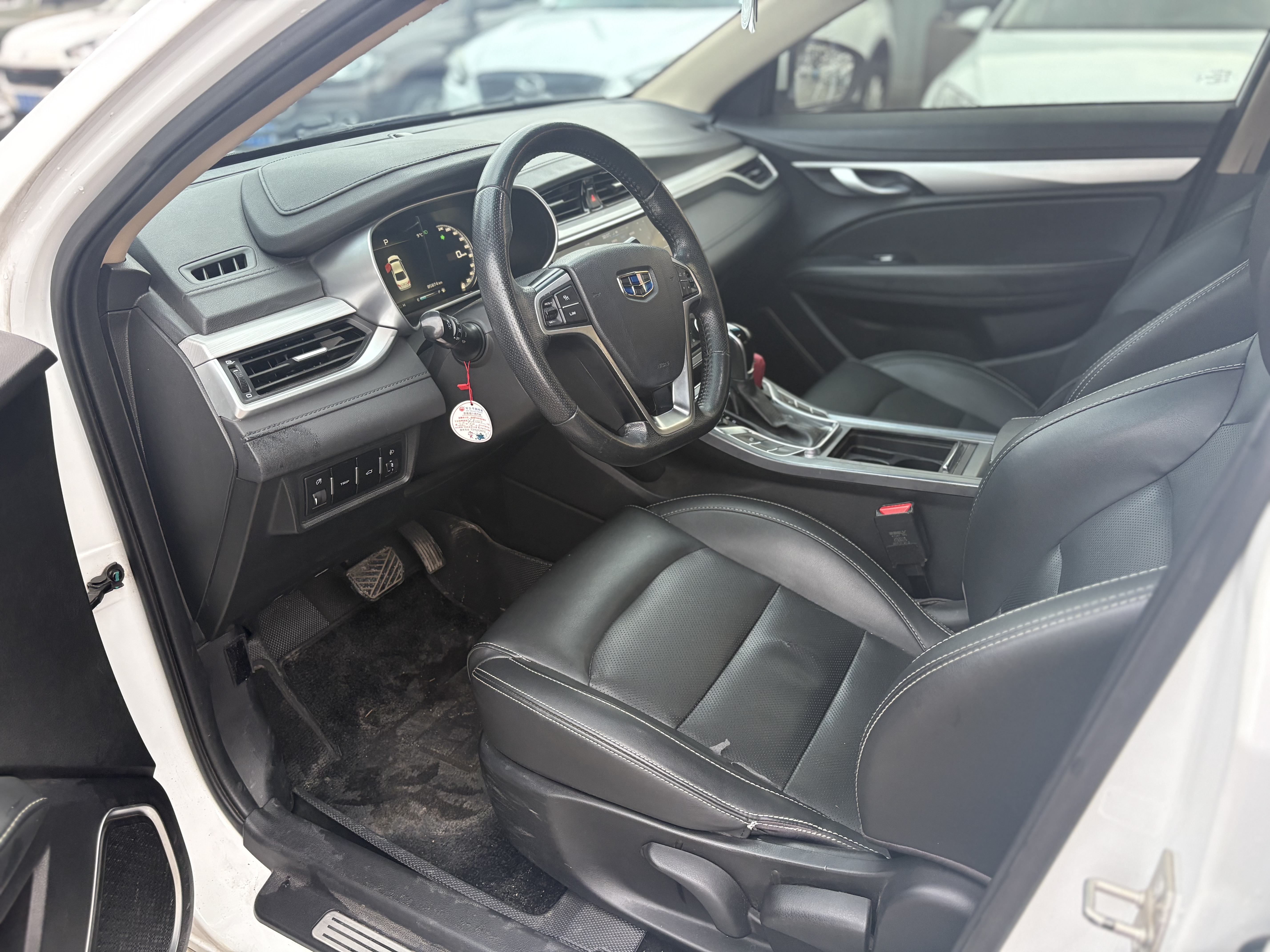 GEELY Emgrand 2018 immagine di auto #4