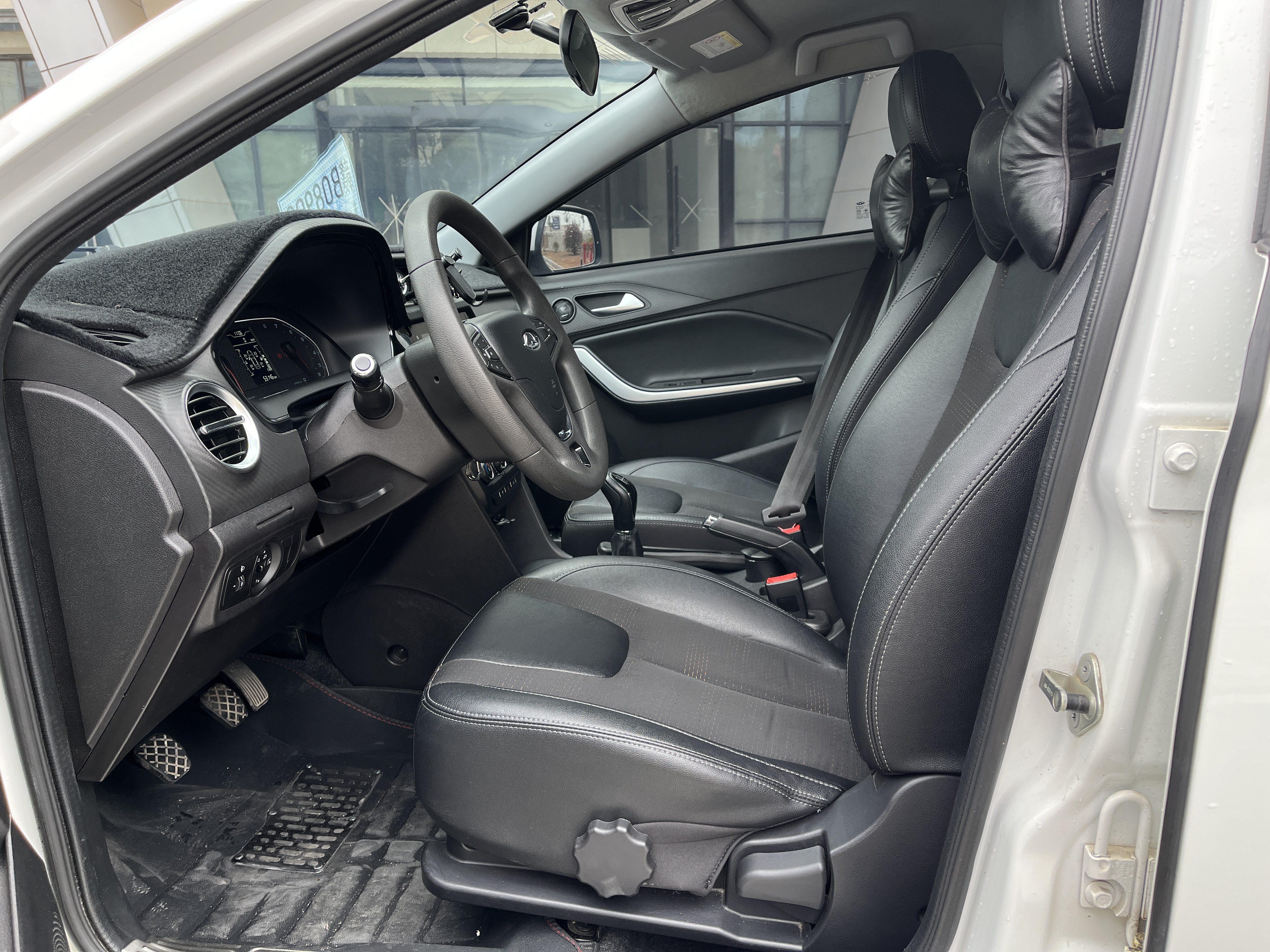 Chery Tiggo 3x 2018 immagine di auto #4