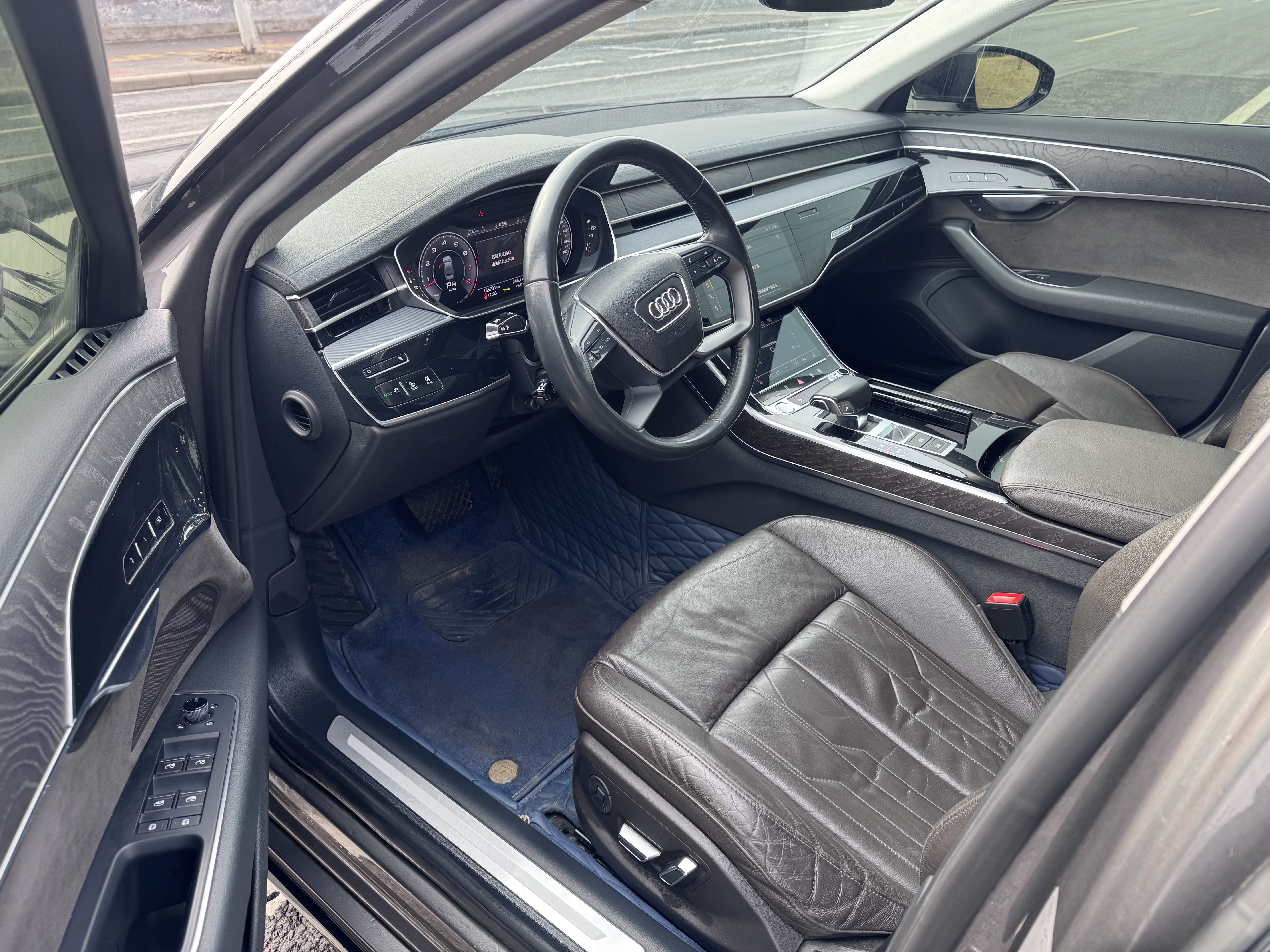 Audi A8 2019 car image #4