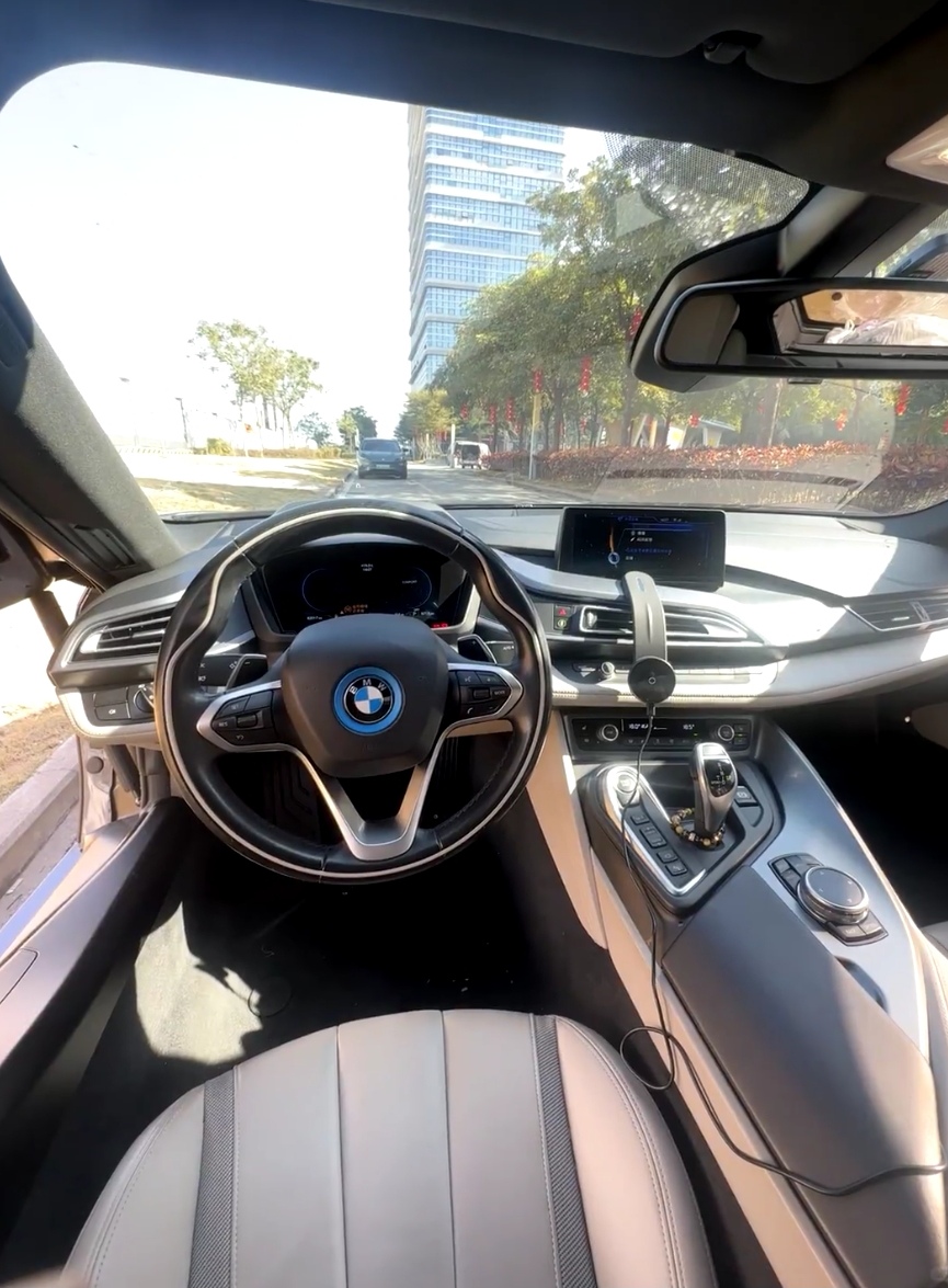 BMW i8 2017 car image #4