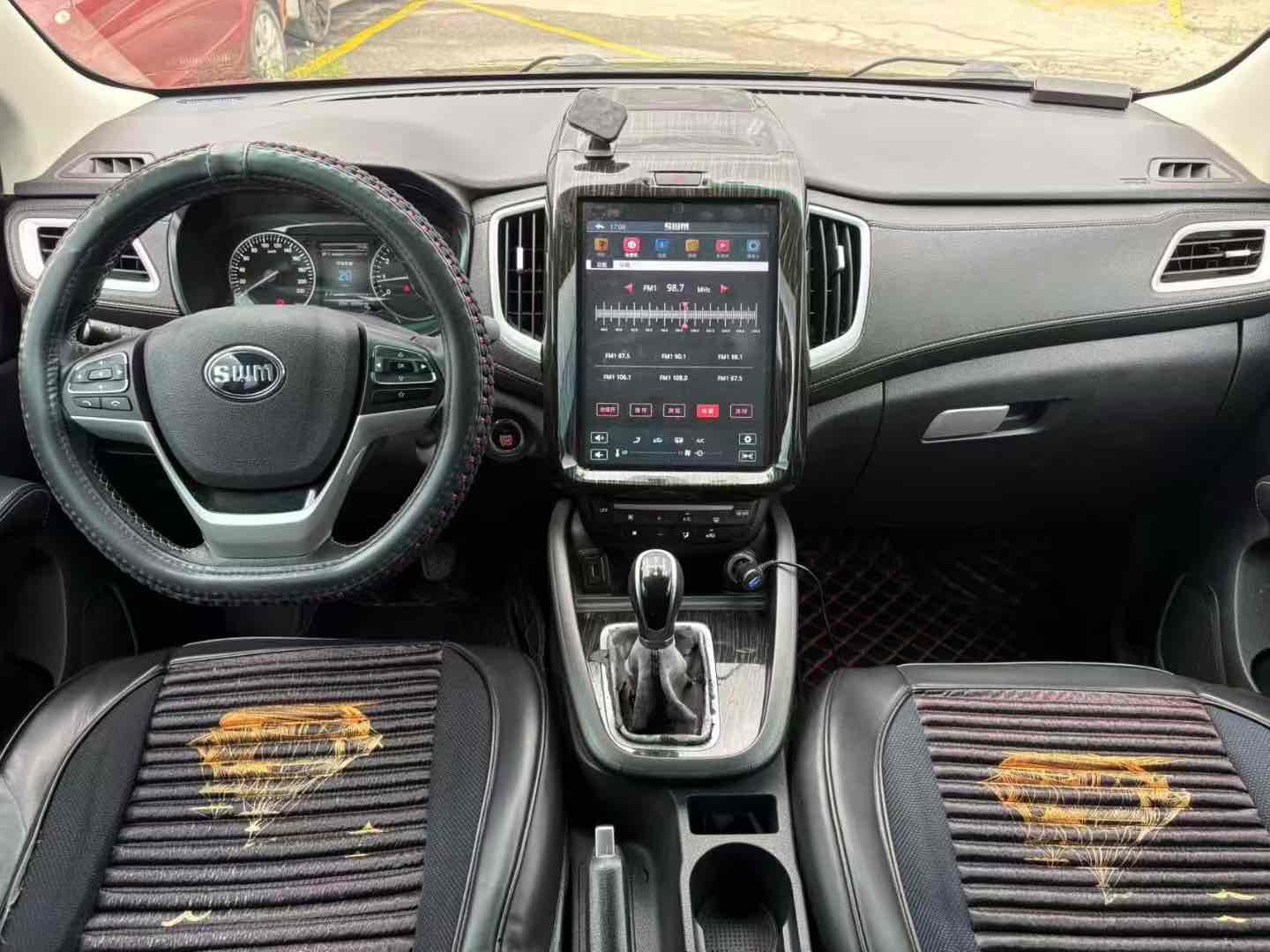 SWM X7 2018 изображение автомобиля #4