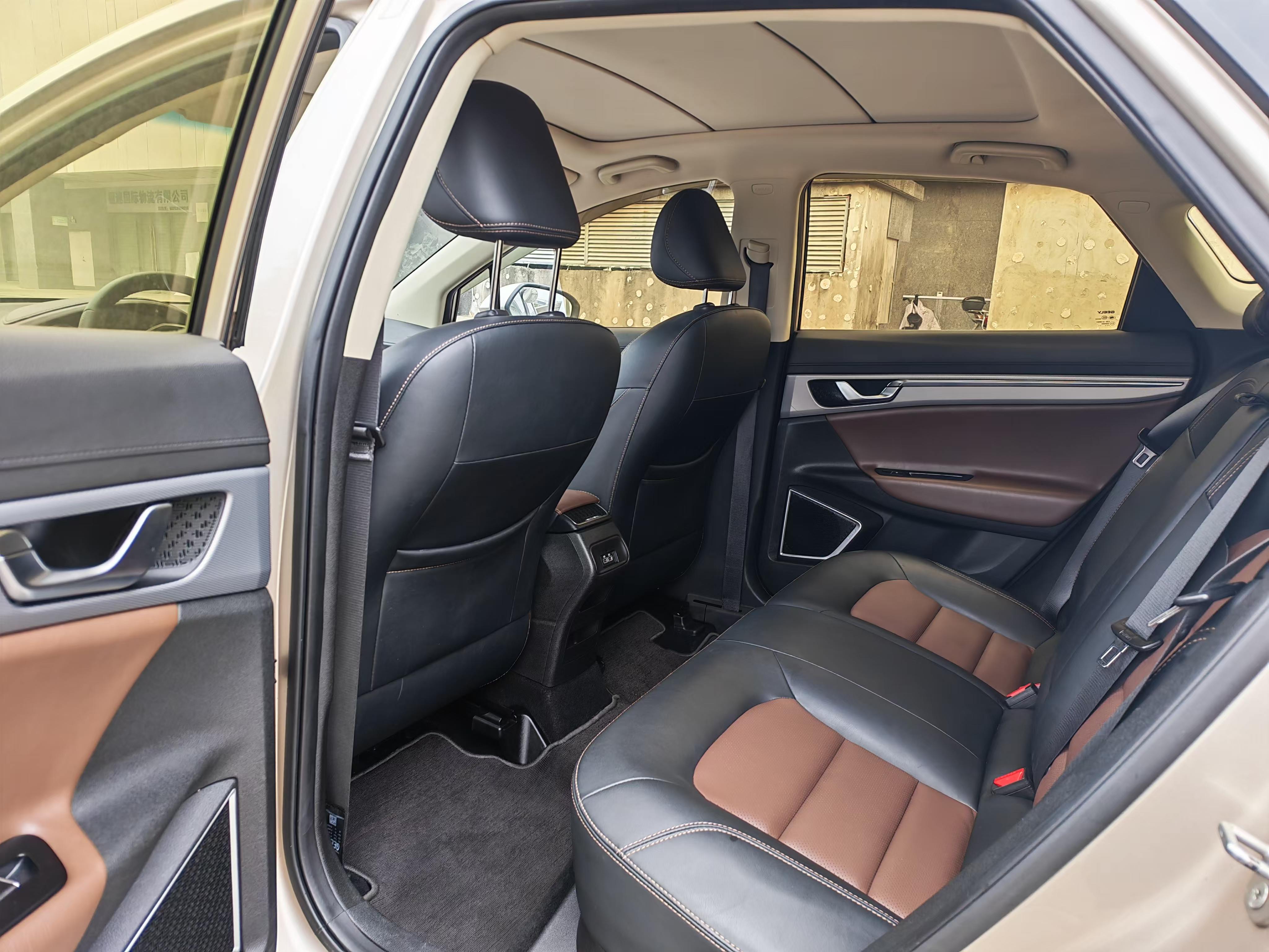 Emgrand GS 2018 #4 Emgrand GS 2018 car image #4