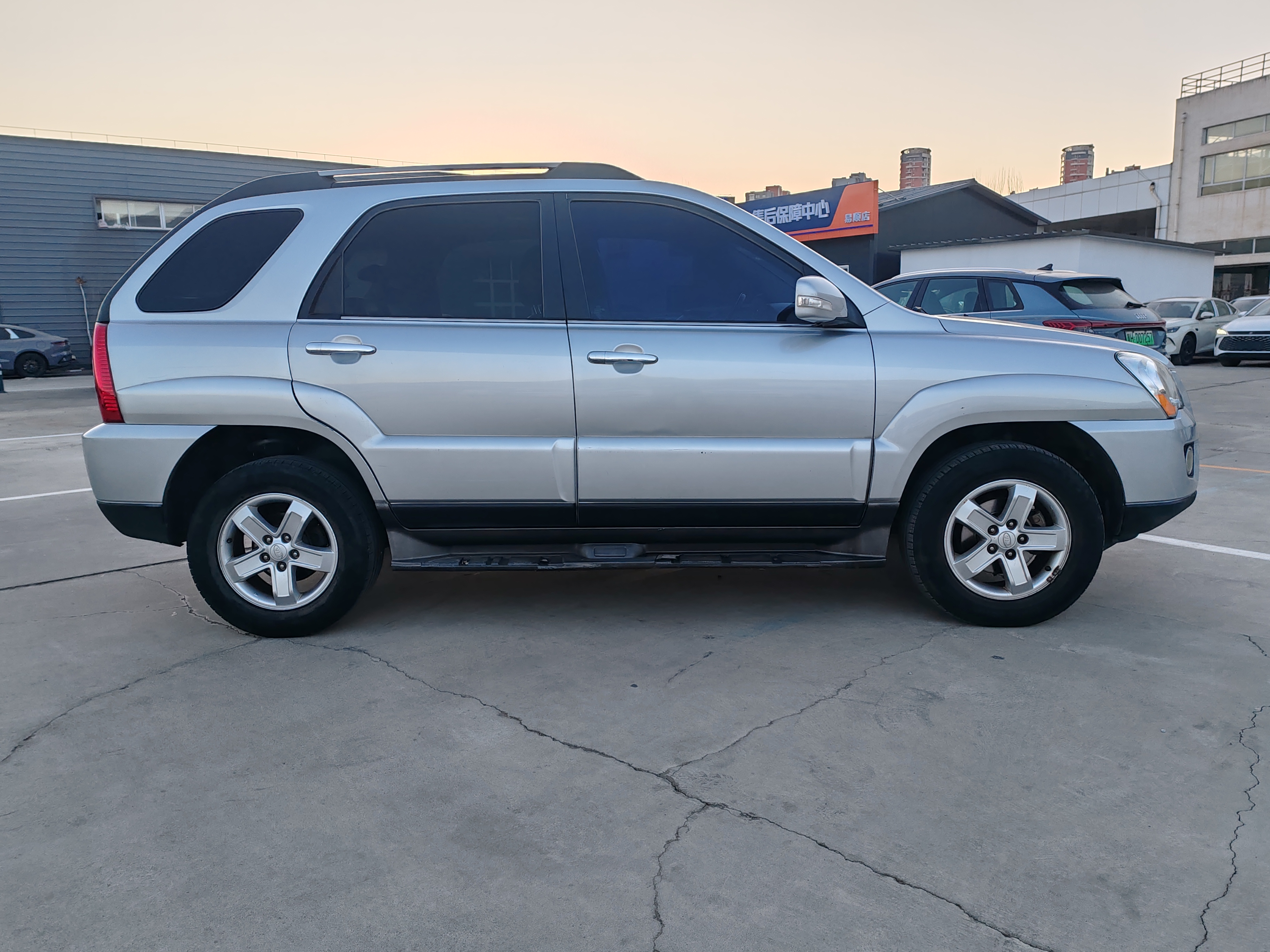 起亚 狮跑 2010 汽车图片 #4