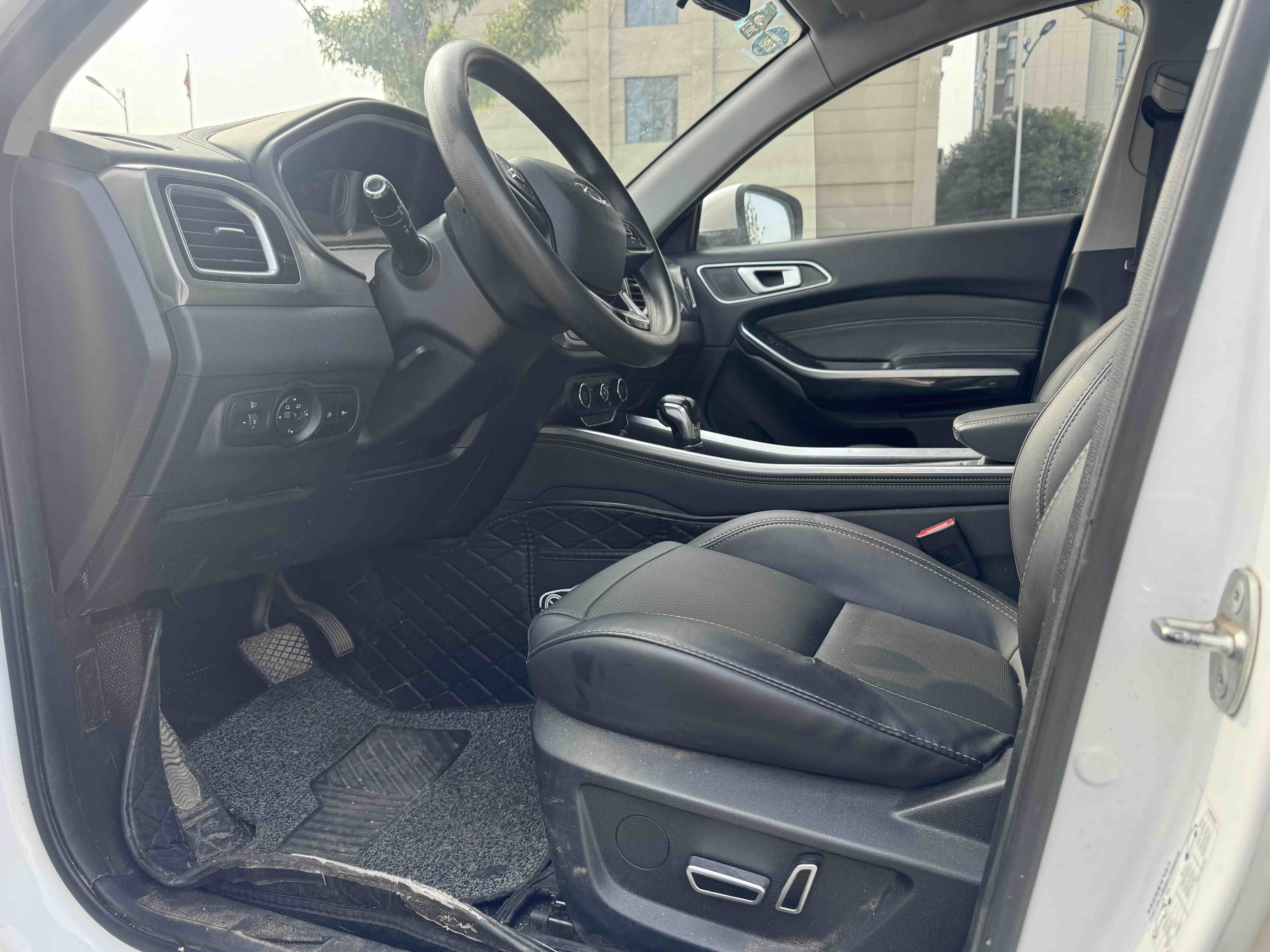 Tiggo 8 2019 #4 Tiggo 8 2019 car image #4