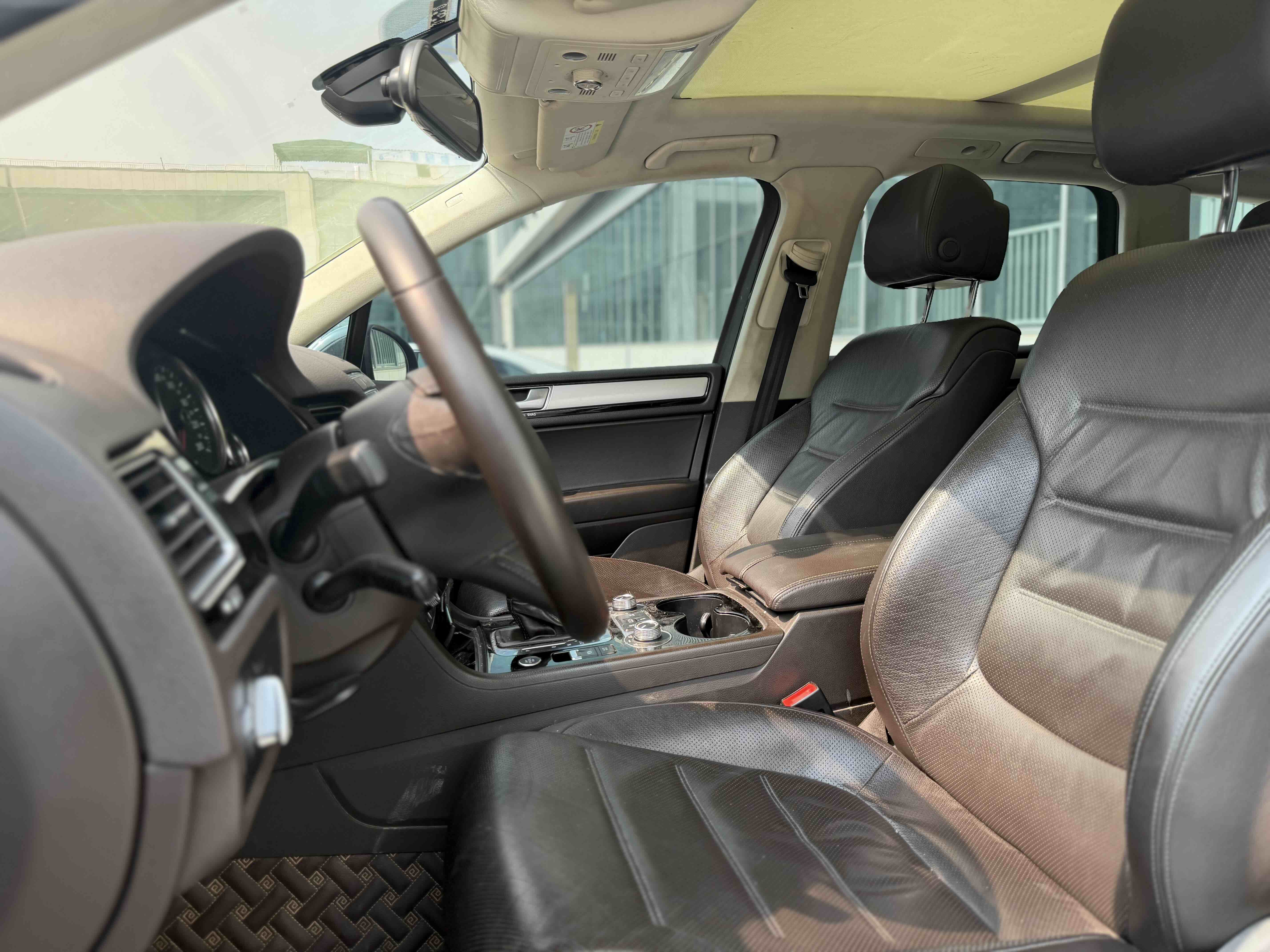 Volkswagen Touareg 2018 immagine di auto #4