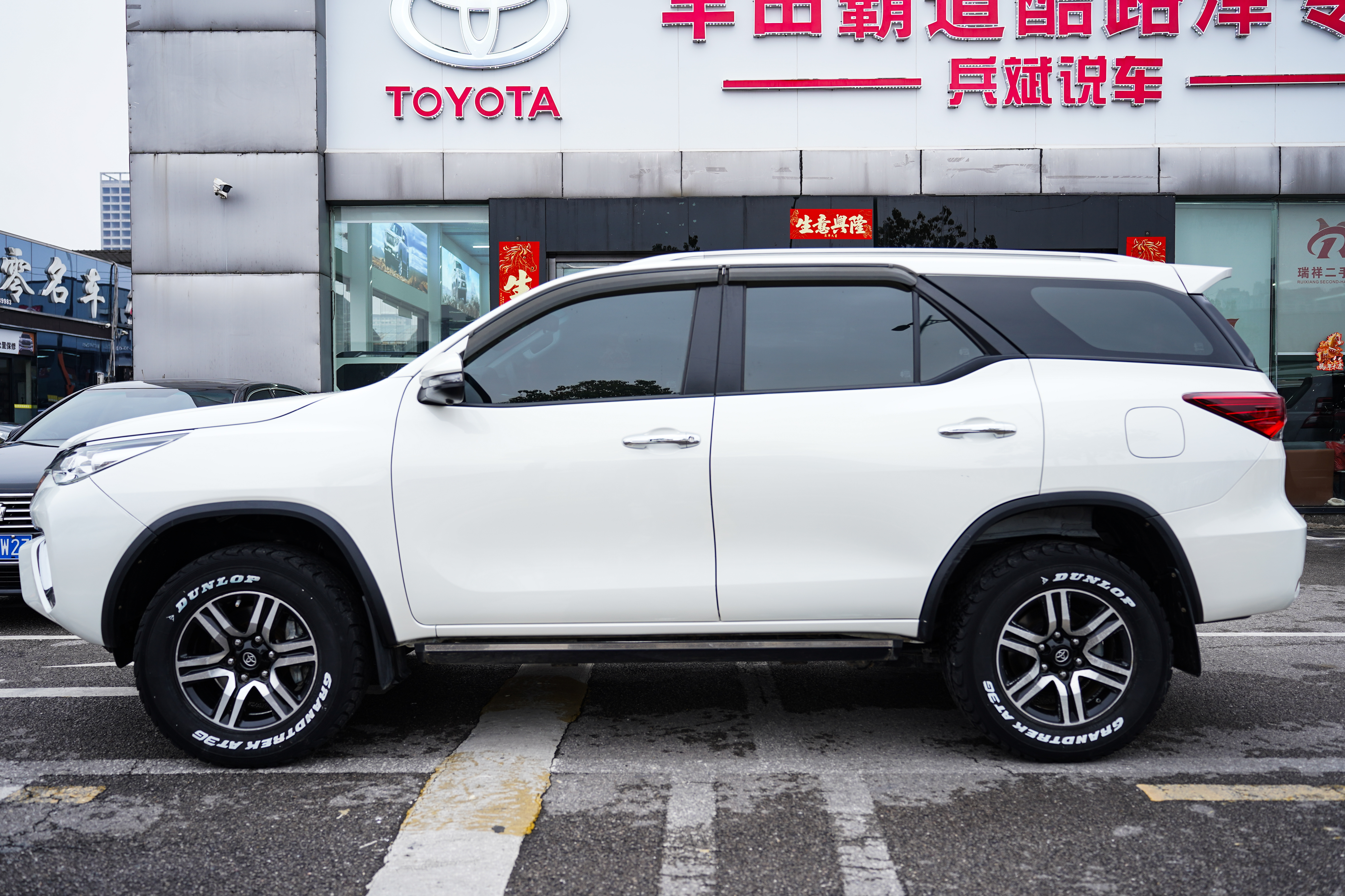 Toyota 2019 car image #4