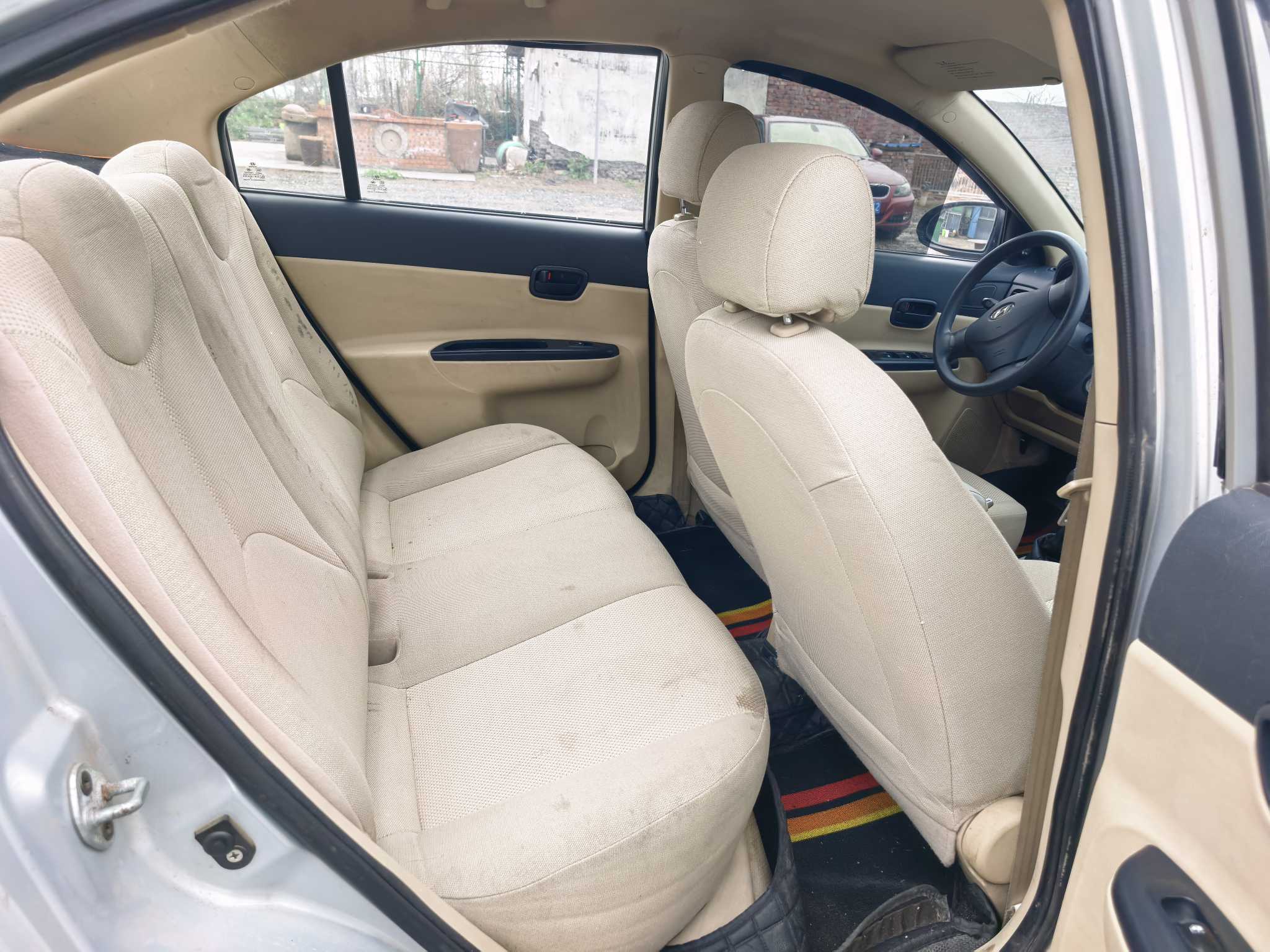 Hyundai Accent 2010 car image #4