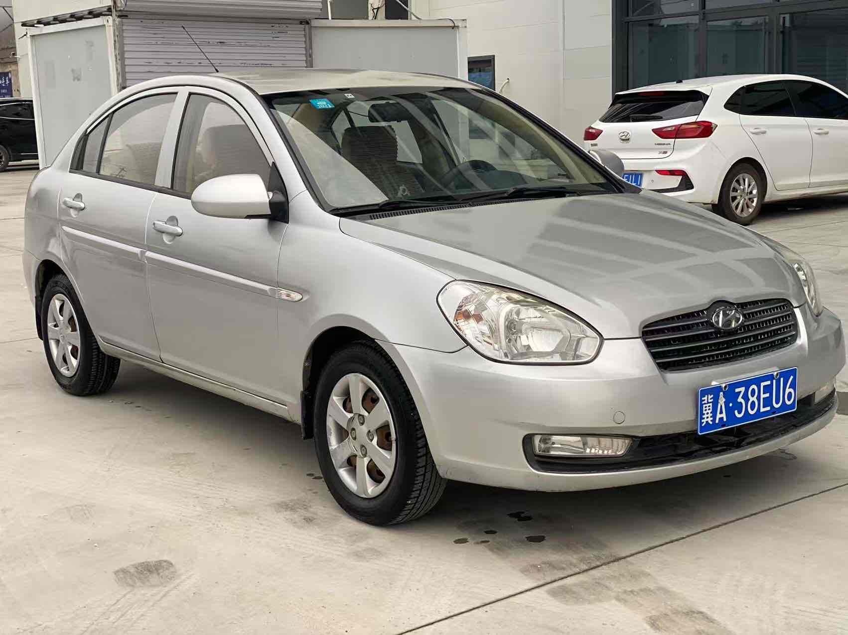 Hyundai Accent 2010 car image #4