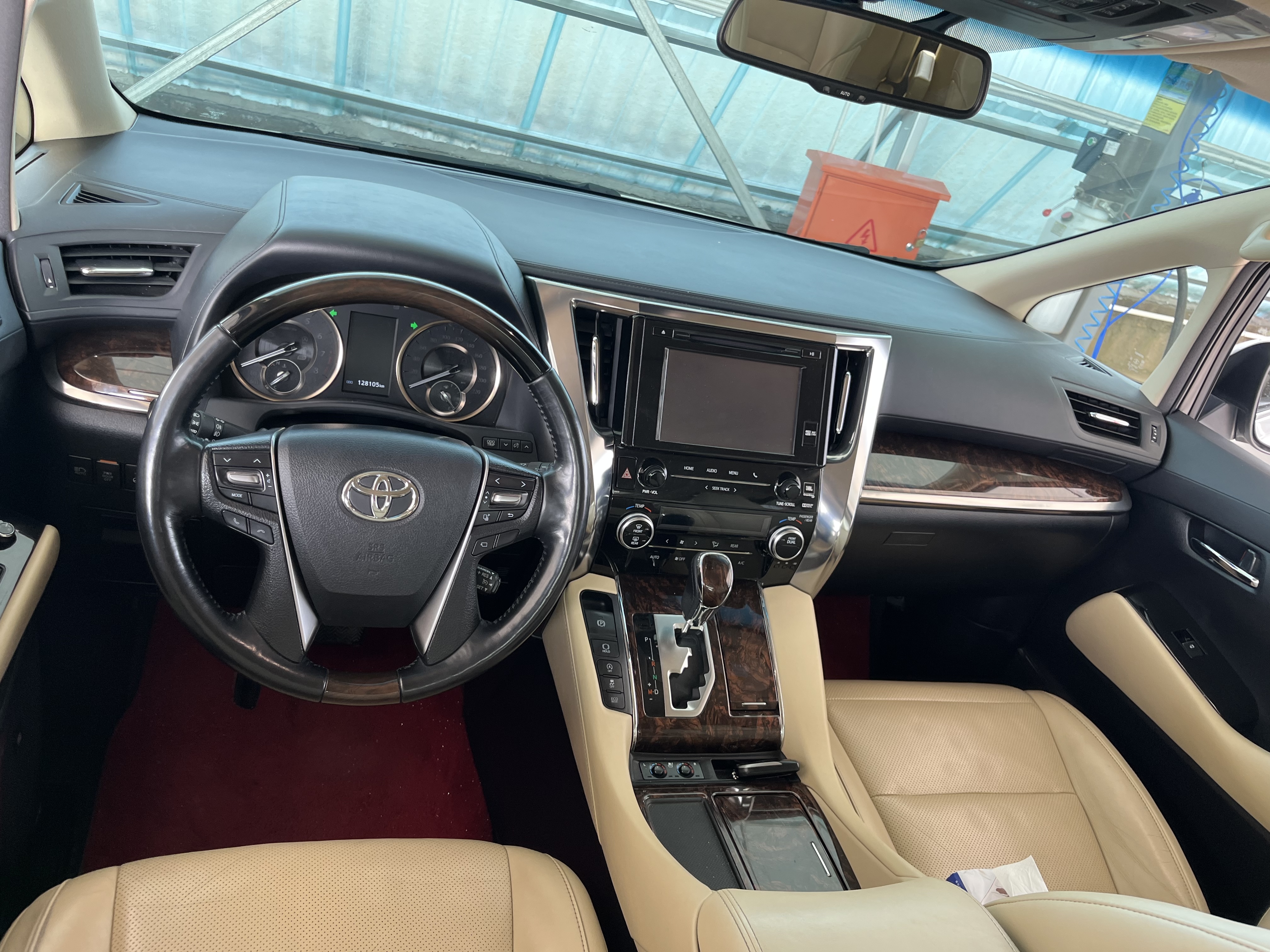Toyota Alphard 2019 car image #4