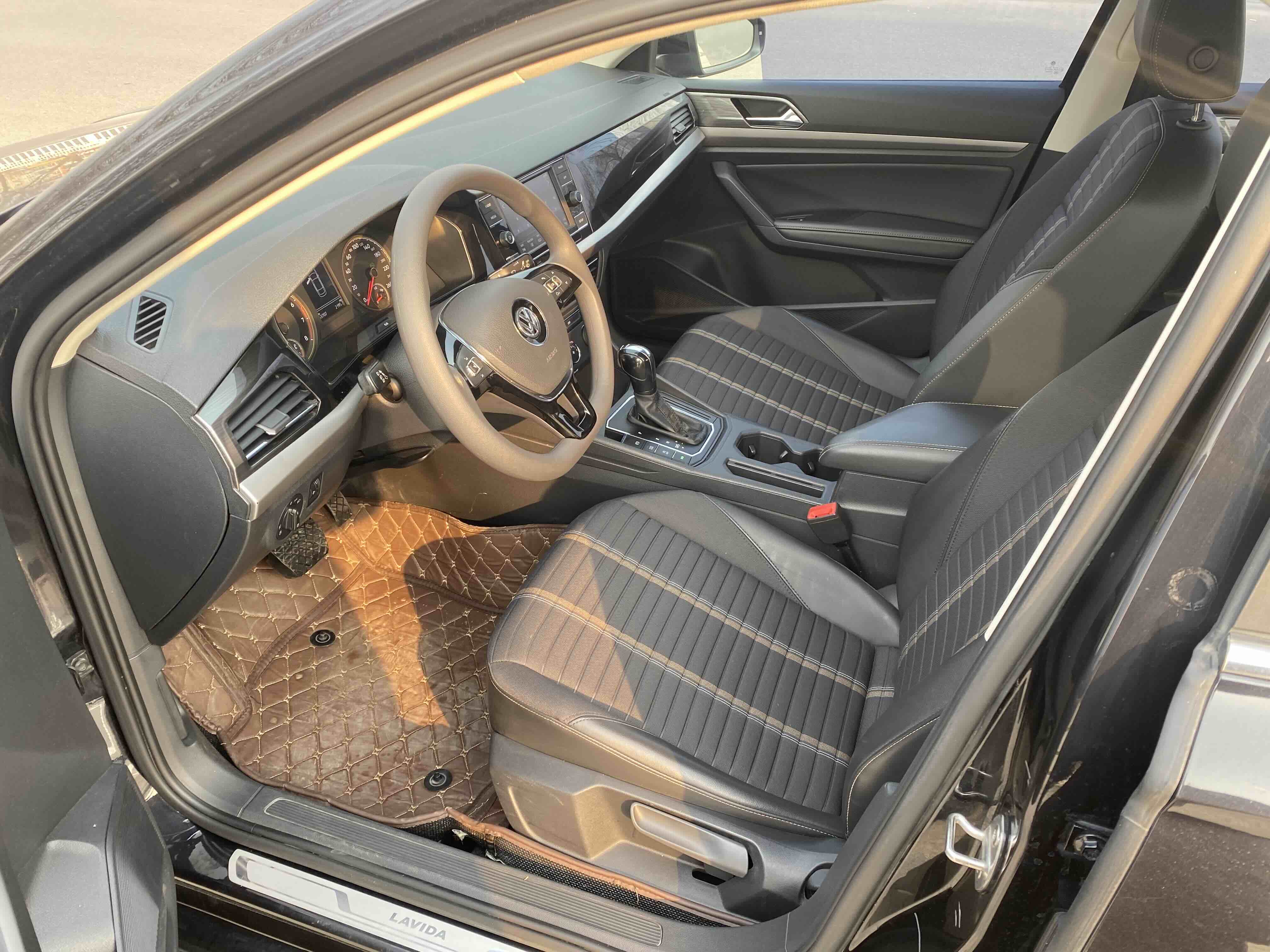 Volkswagen Lavida 2019 car image #4