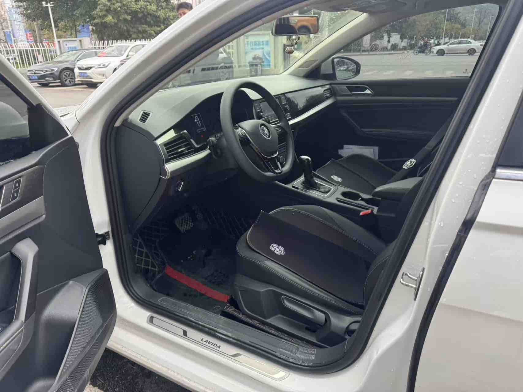 Volkswagen Lavida 2019 car image #4