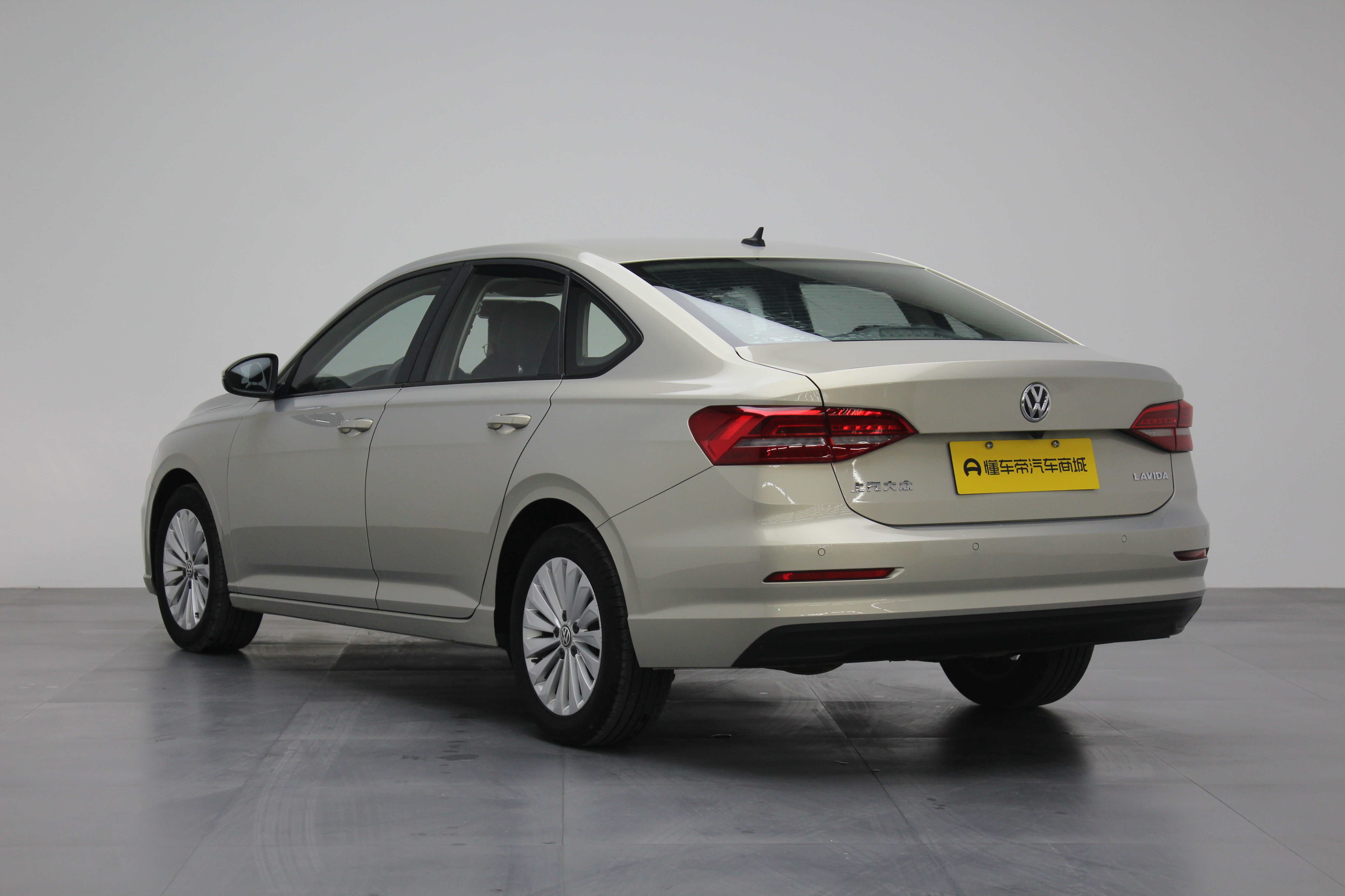 Volkswagen Lavida 2019 #4 Volkswagen Lavida 2019 car image #4