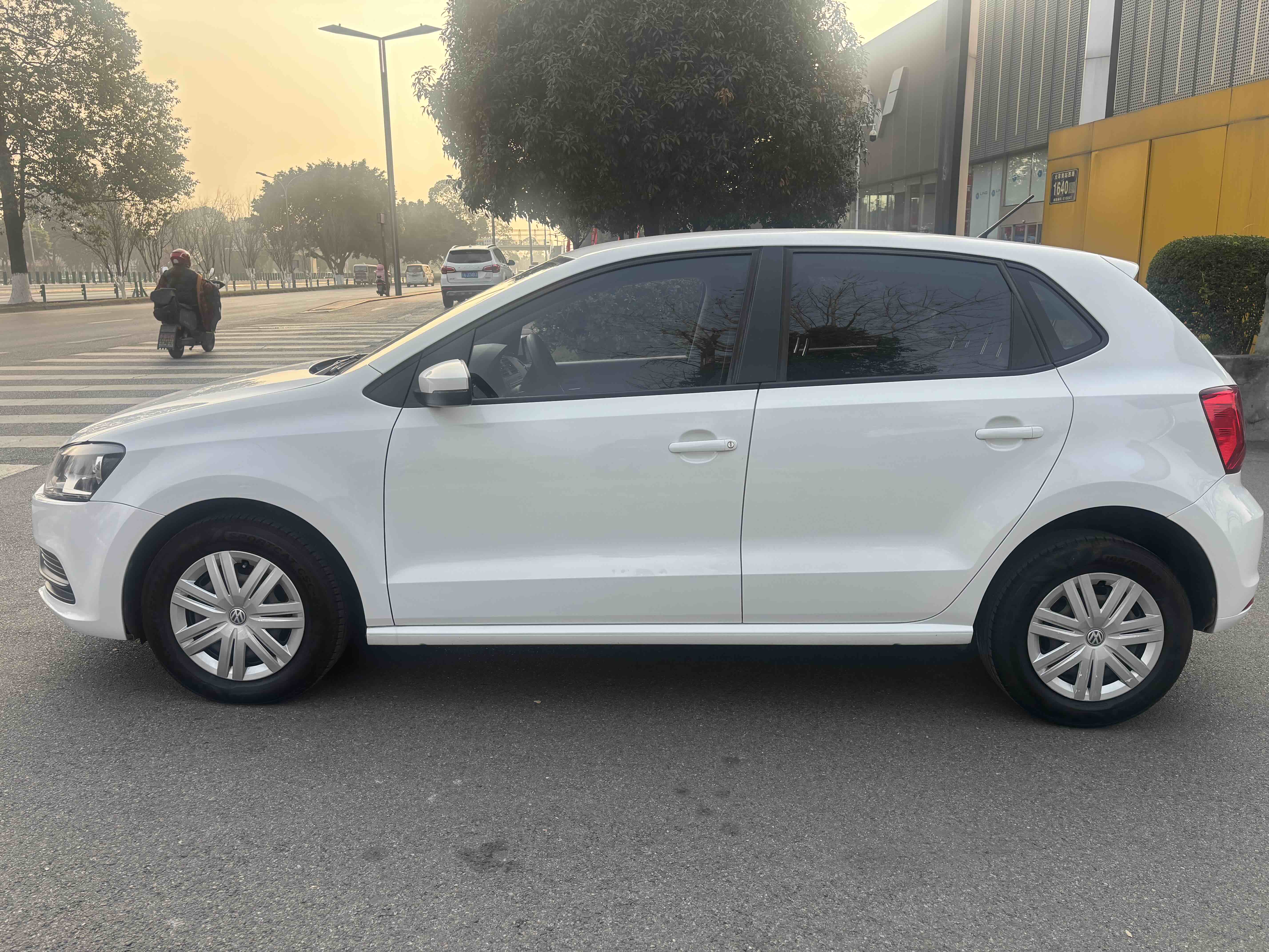 Polo 2019 #4 Polo 2019 car image #4