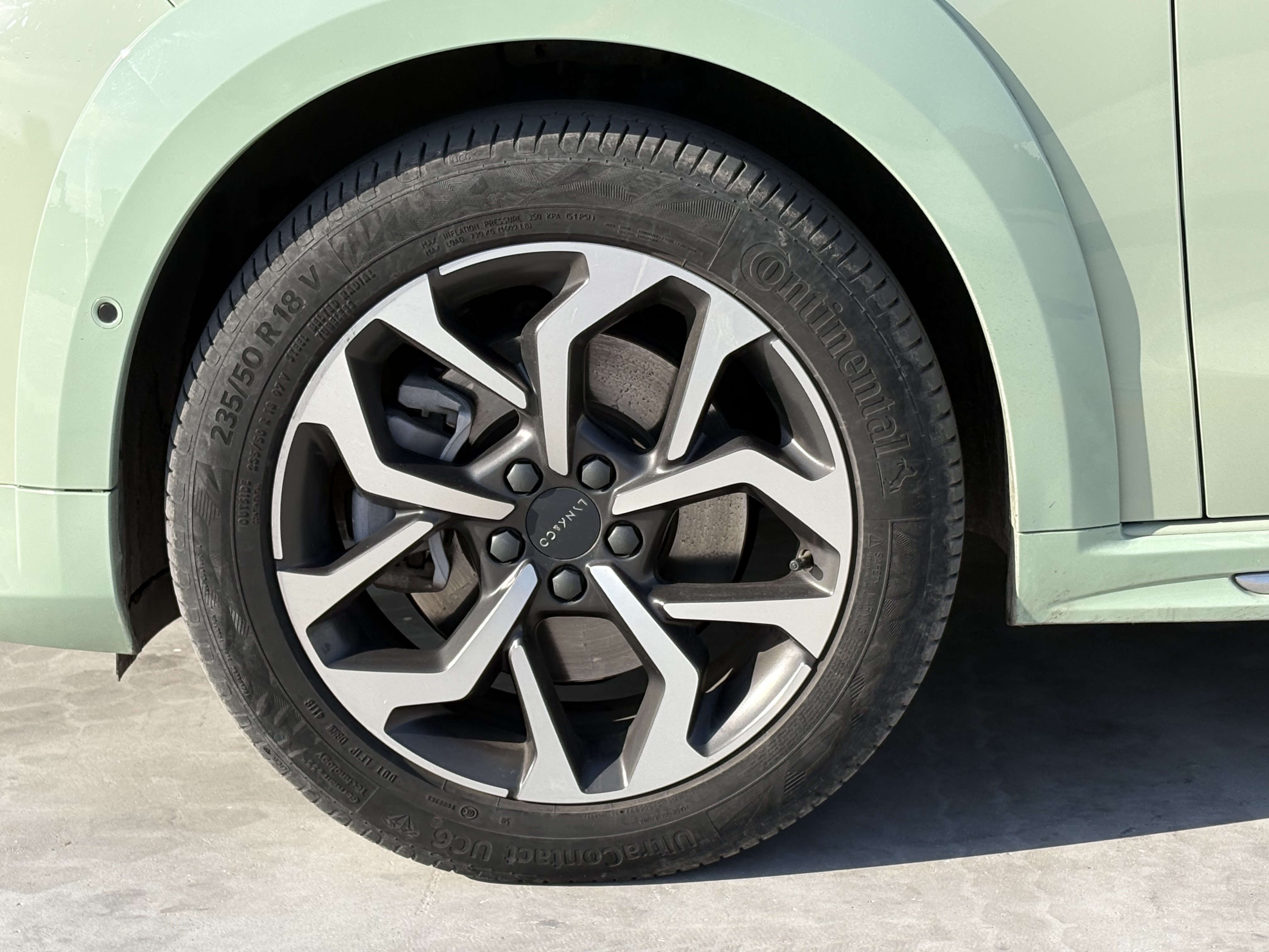 Lynk & Co 02 2019 #4 Lynk & Co 02 2019 car image #4