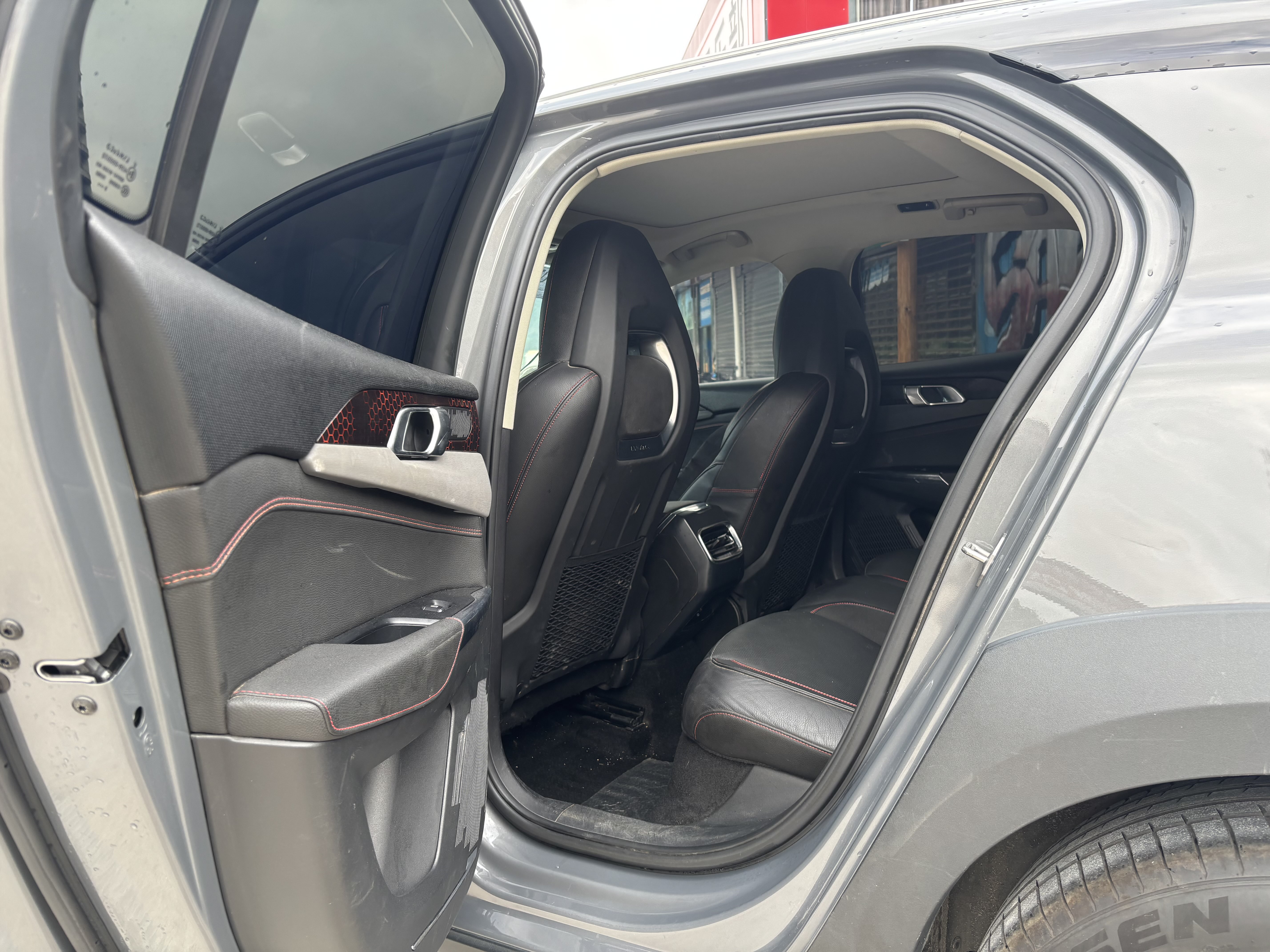 Lynk & Co 02 2018 #4 Lynk & Co 02 2018 car image #4