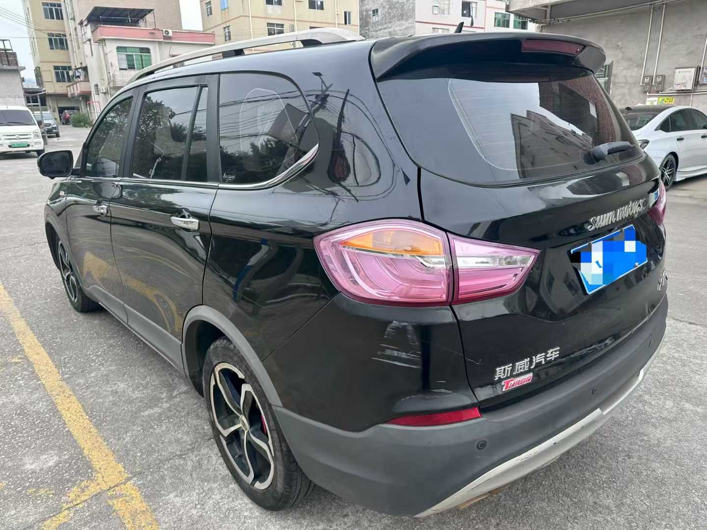SWM X7 2018 #4 SWM X7 2018 car image #4