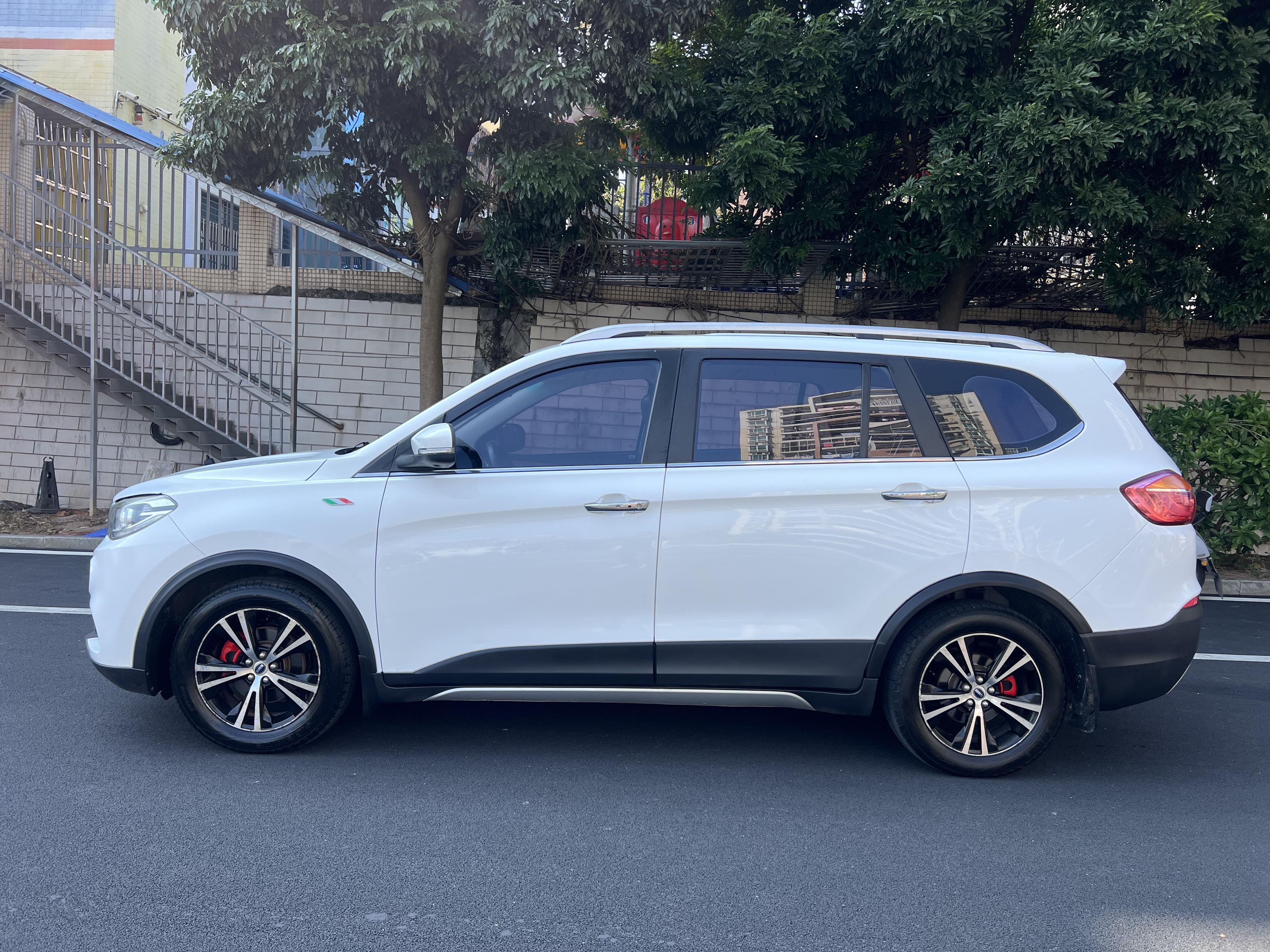 SWM斯威汽车 SWM斯威X7 2017 #4 SWM斯威汽车 SWM斯威X7 2017 汽车图片 #4