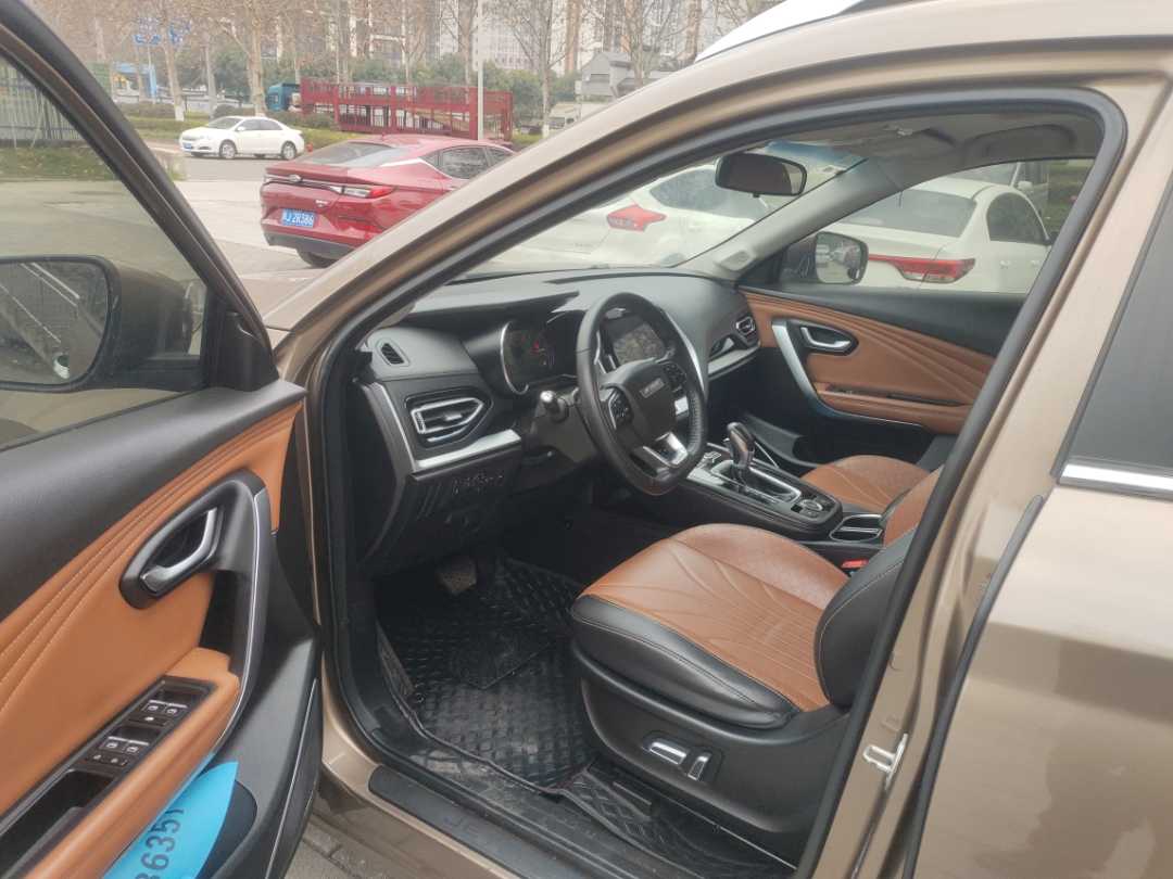 X70 2018 car image #4