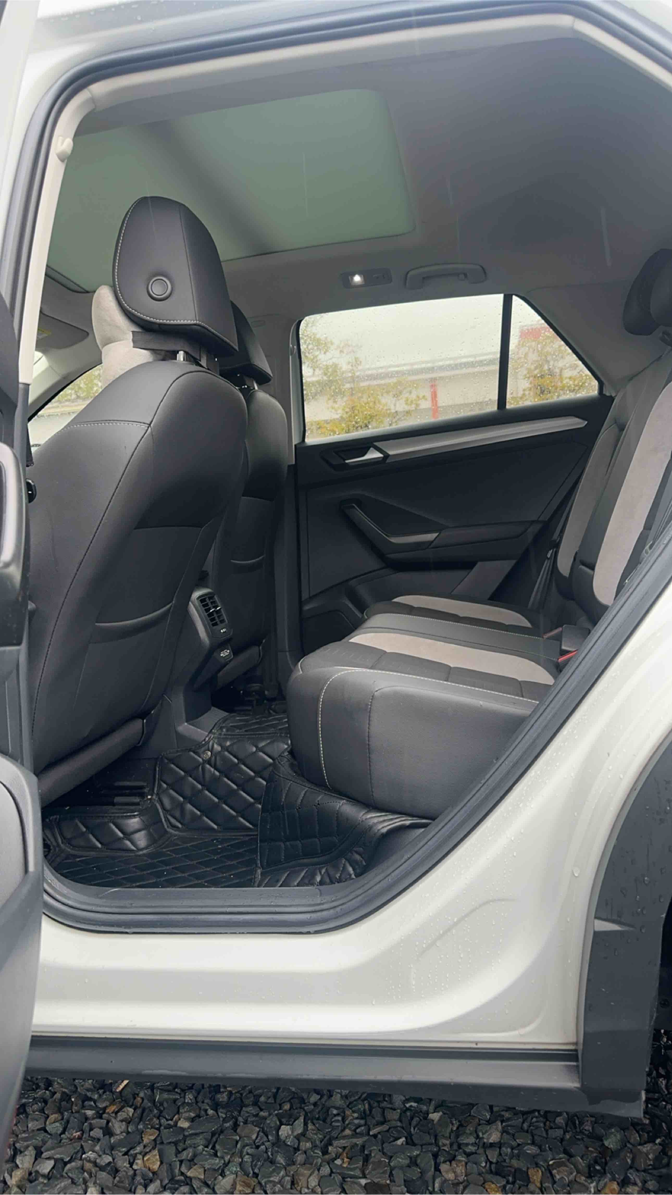 T-Roc 2021 car image #4