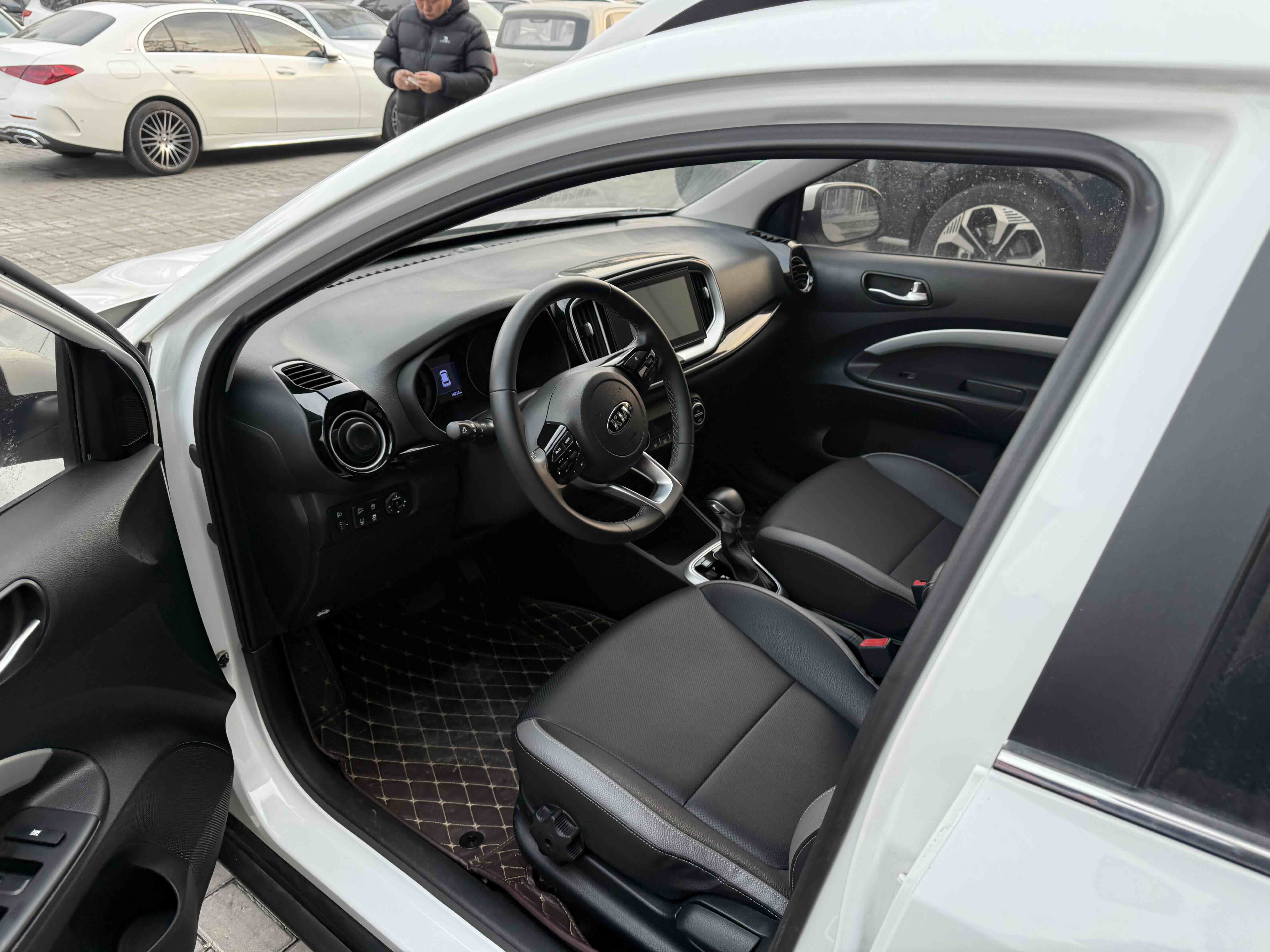 Kia KX1 2020 car image #4