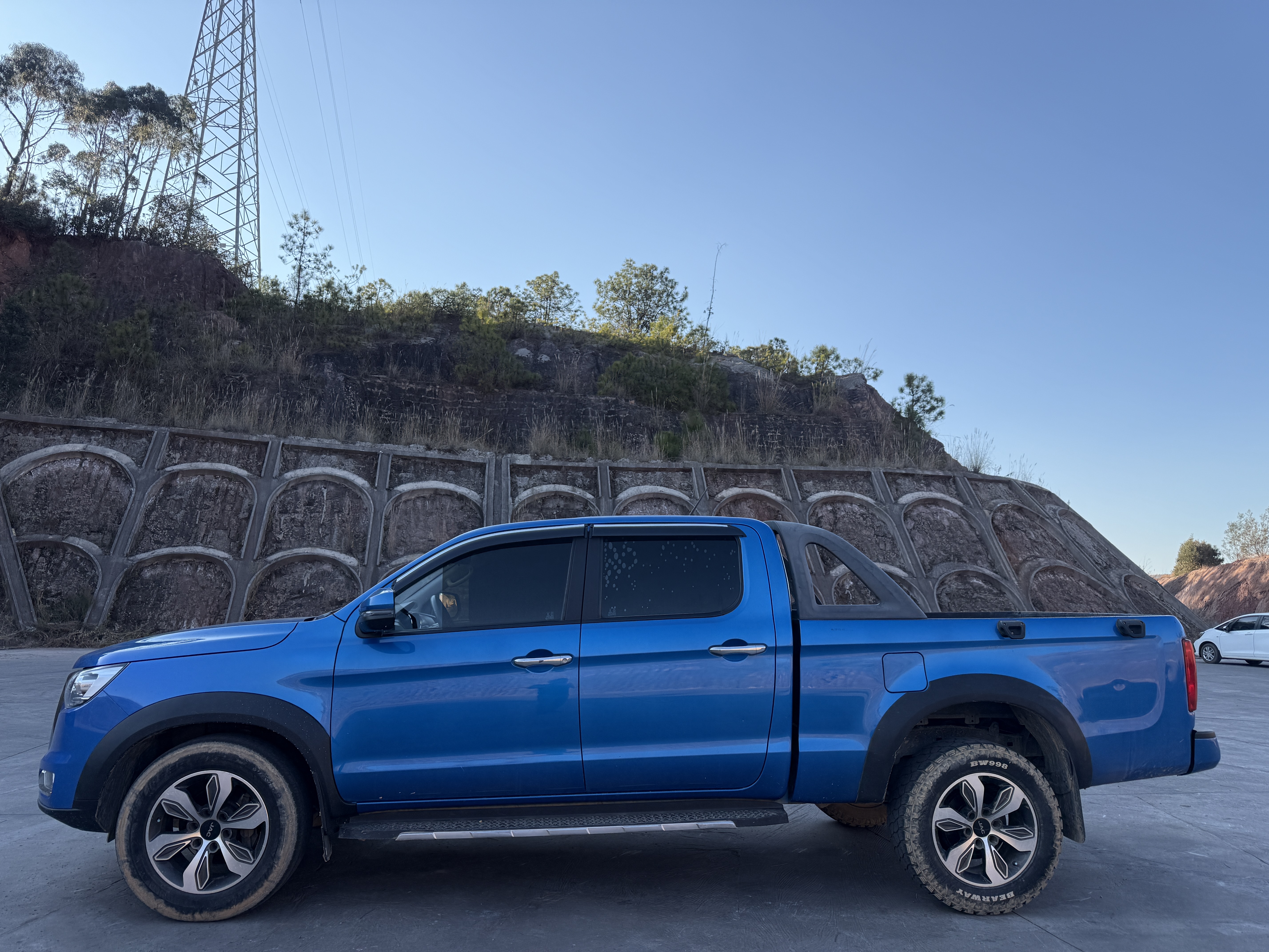 JAC 2019 #4 JAC 2019 car image #4
