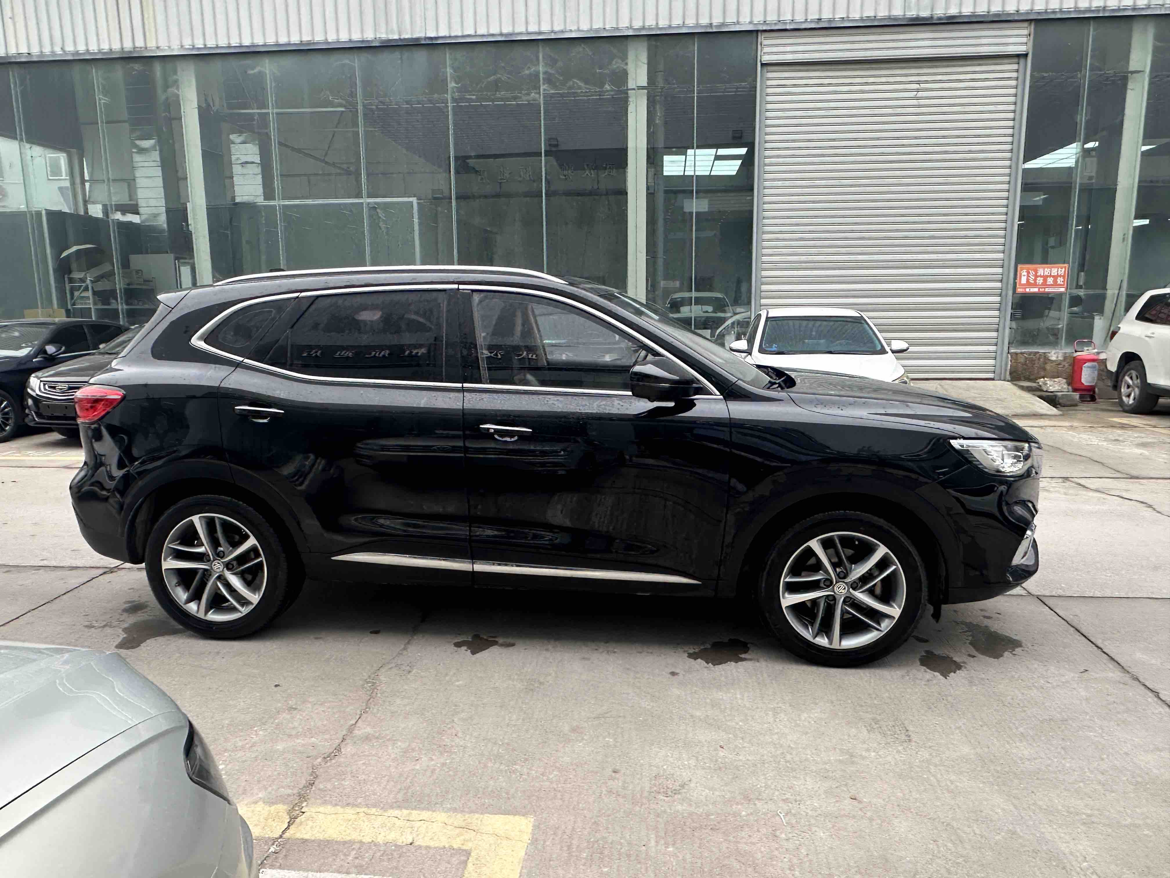 MG HS 2018 car image #4