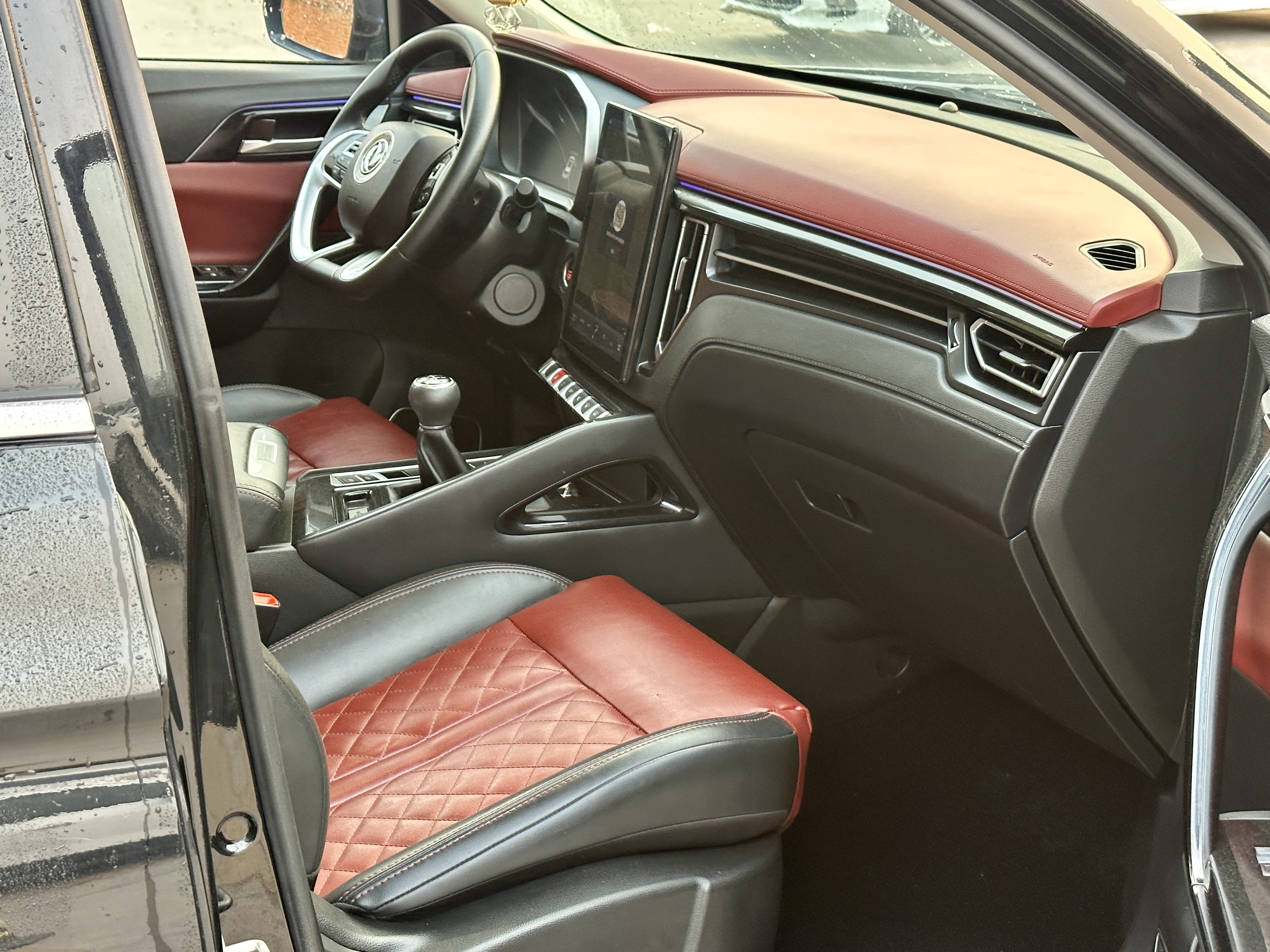 T5 2019 #4 T5 2019 car image #4