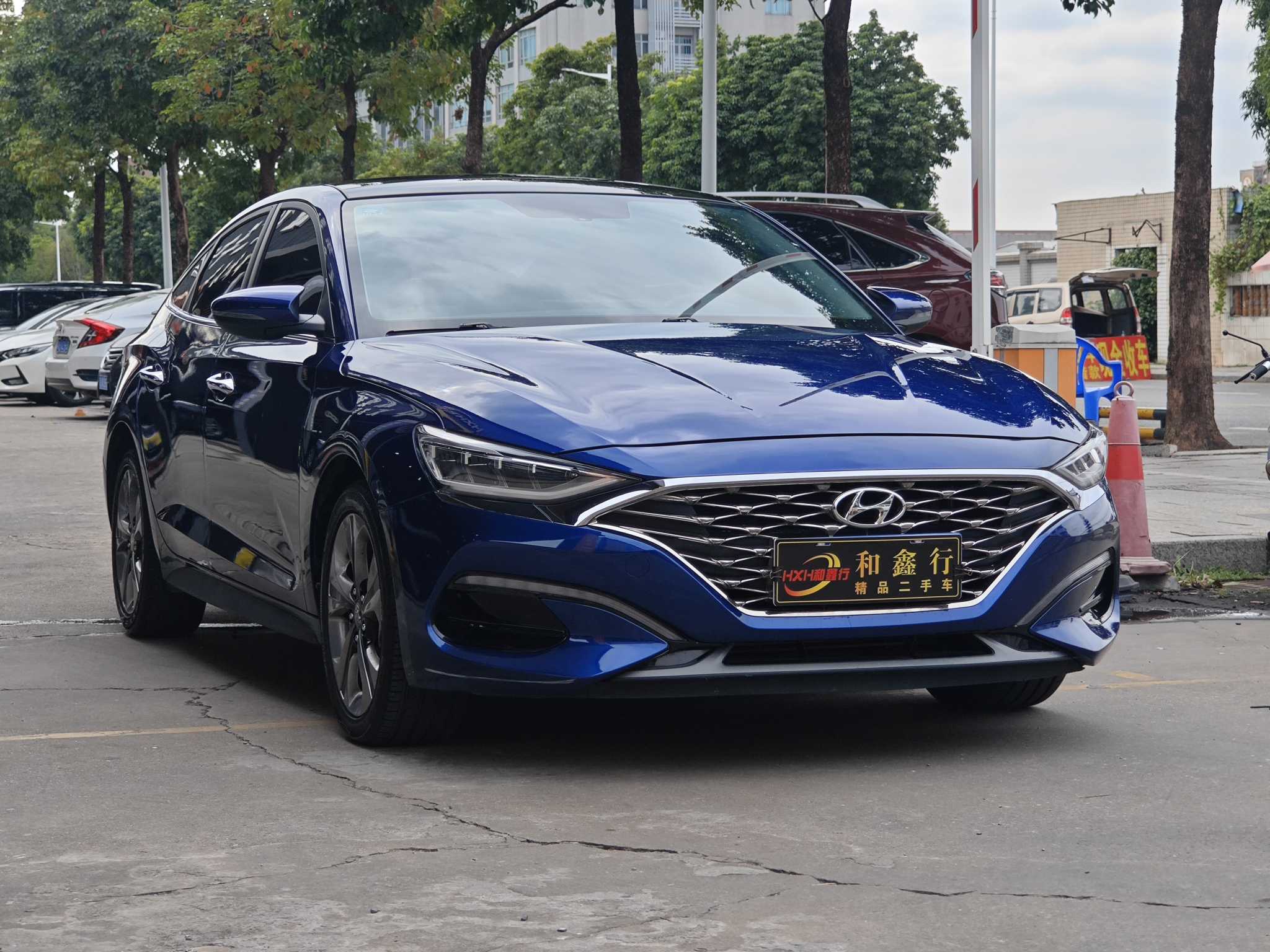 Hyundai Lafesta 2020 car image #4