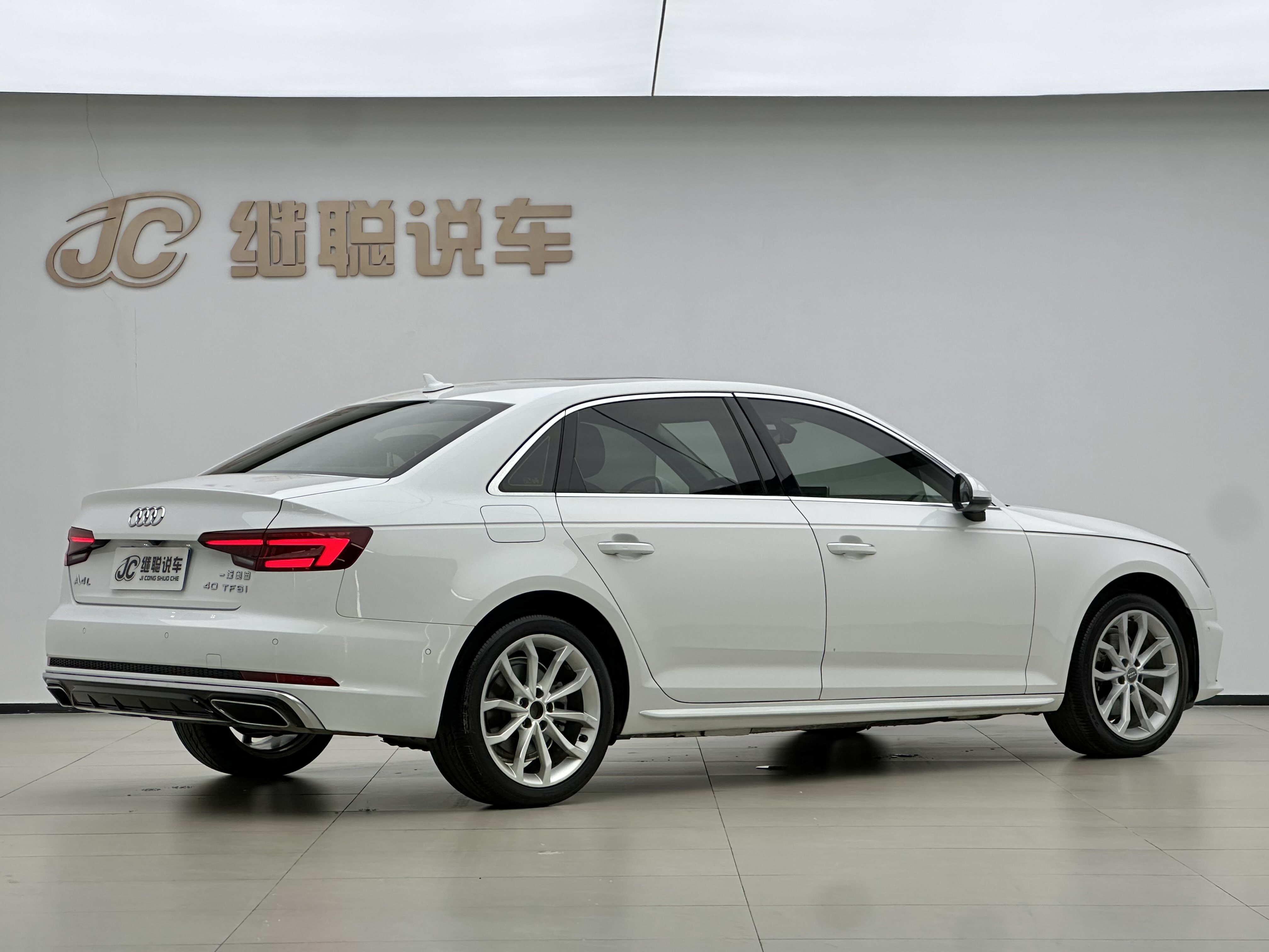 Audi A4L 2019 #4 Audi A4L 2019 car image #4