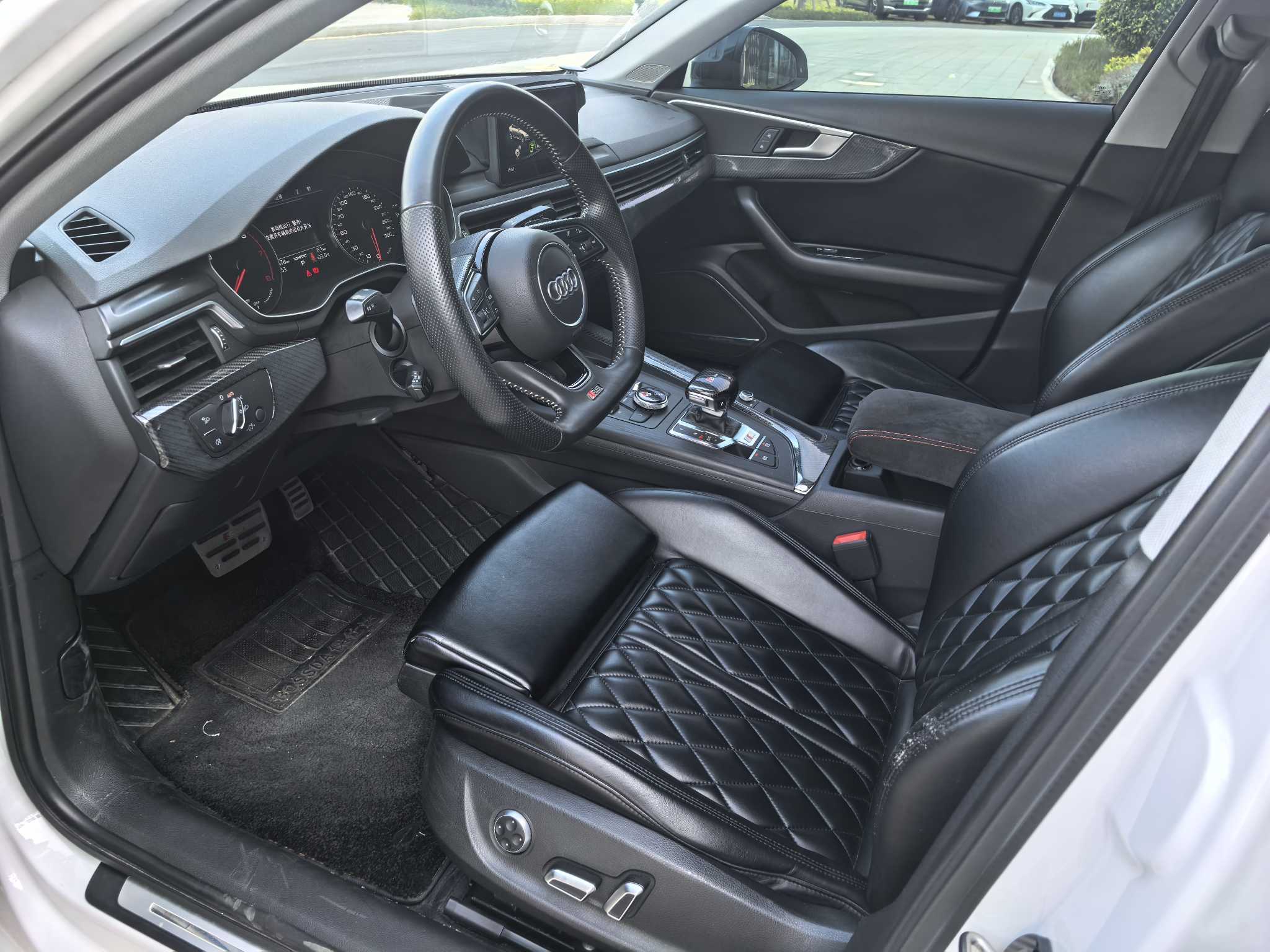 Audi A4L 2020 car image #4