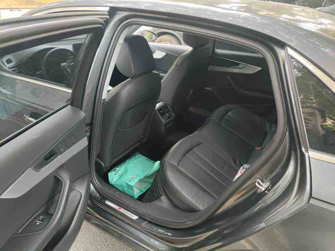 Audi A4L 2019 car image #4