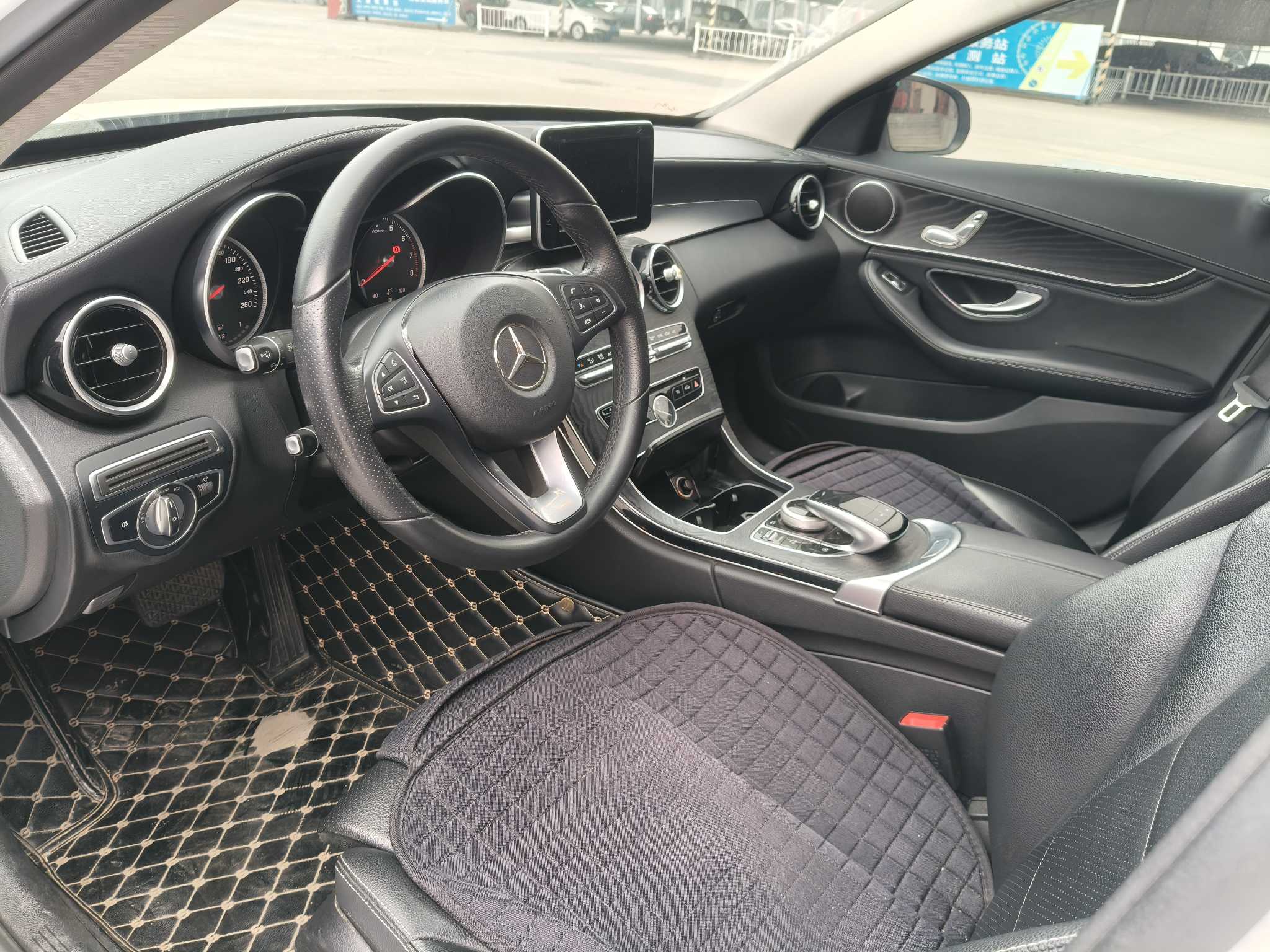 Mercedes-Benz C Class 2018 car image #4