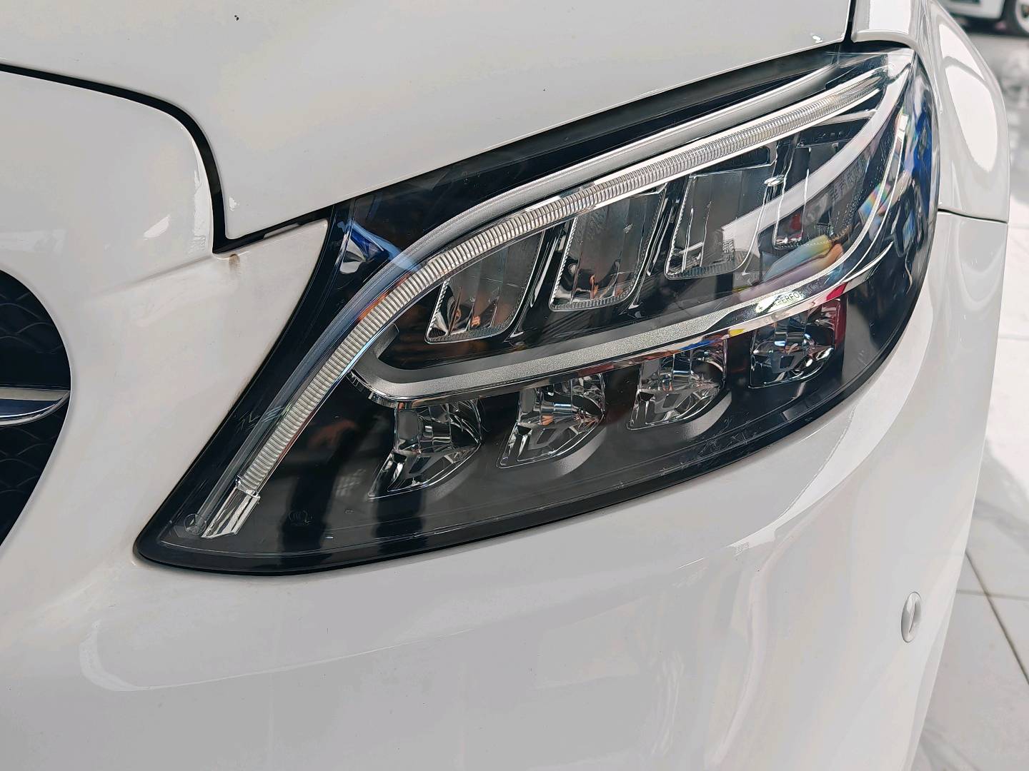 Mercedes-Benz C Class 2019 car image #4