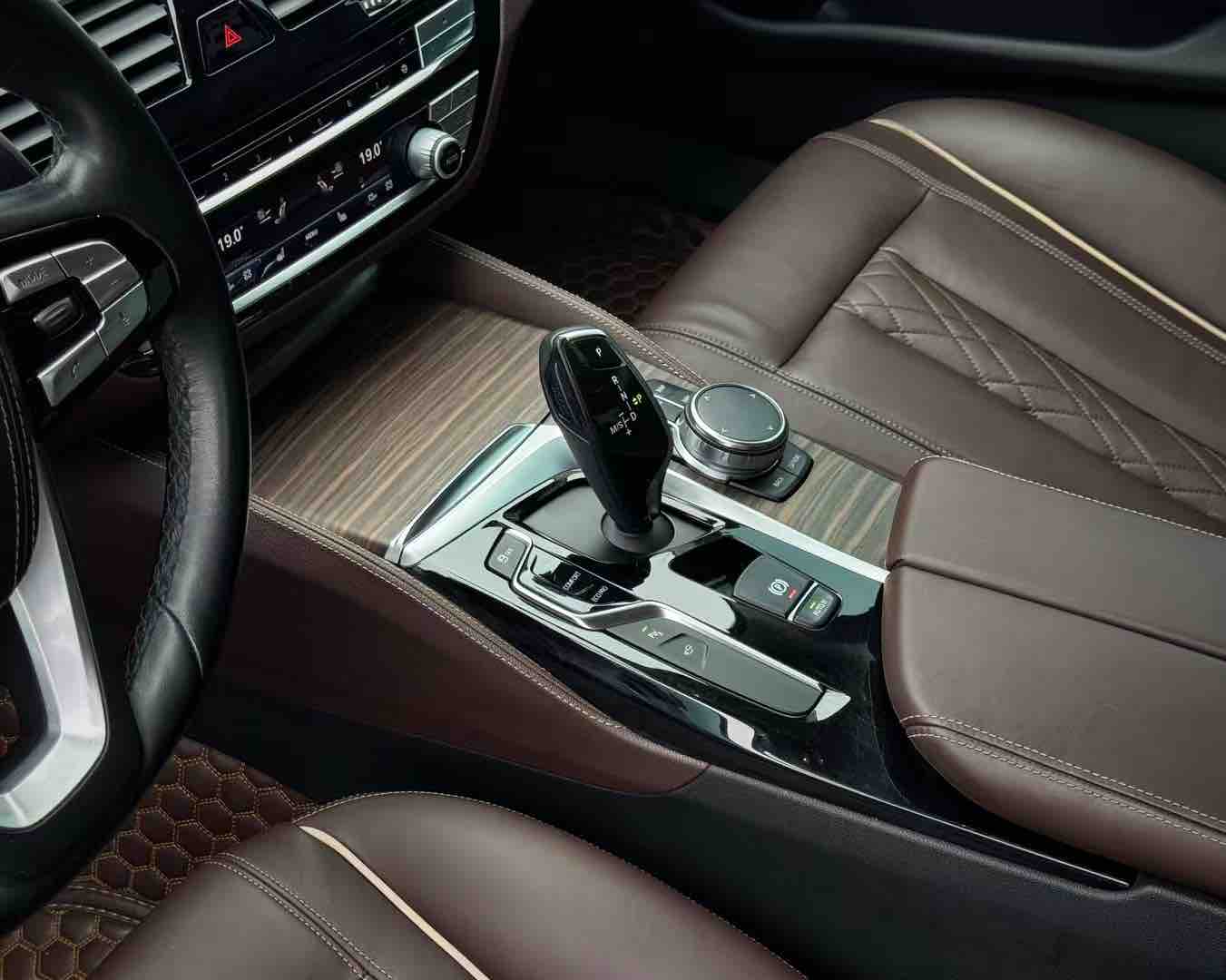 BMW 5 Series 2018 car image #4