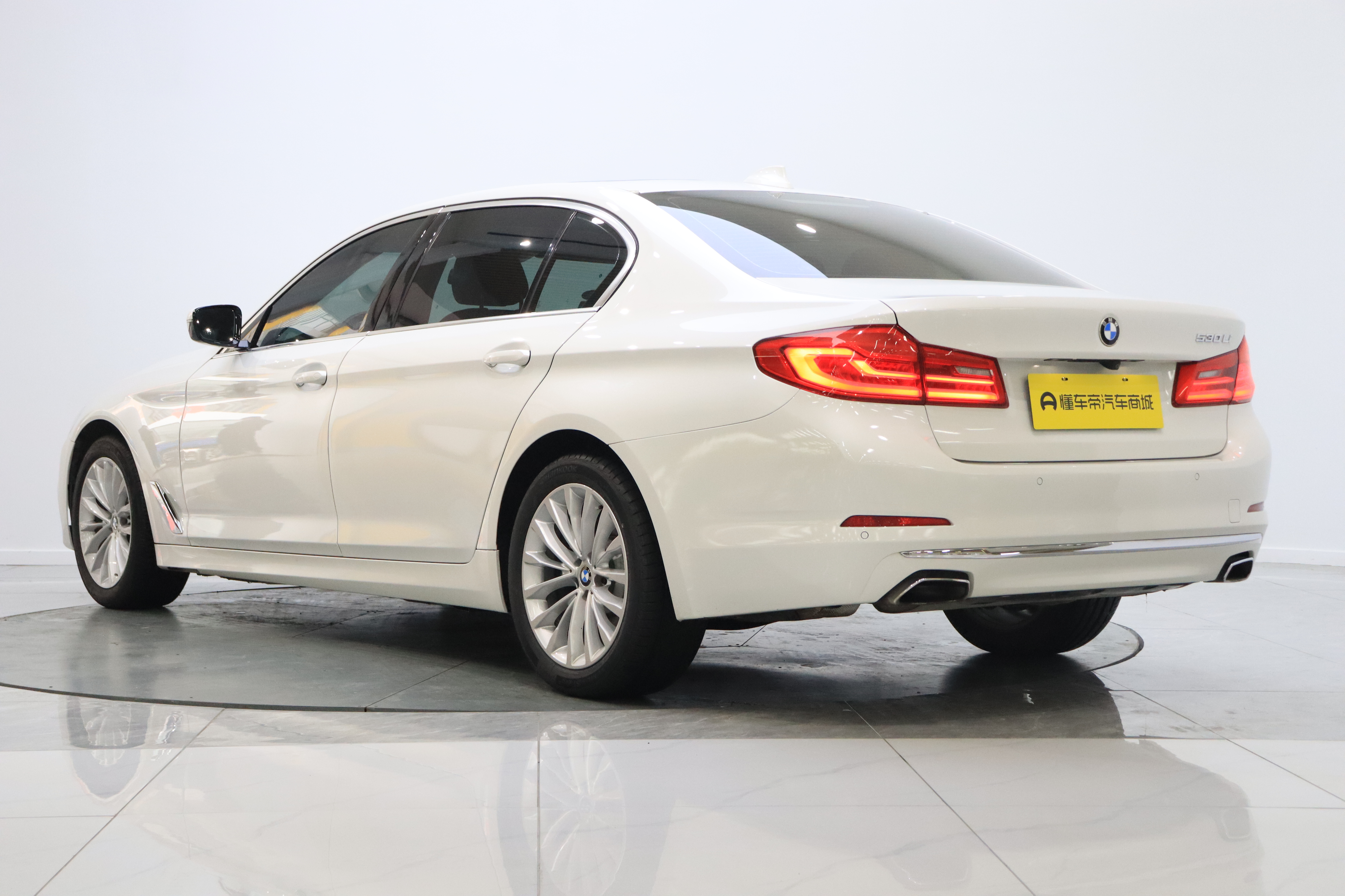 BMW 5 Series 2019 #4 BMW 5 Series 2019 car image #4