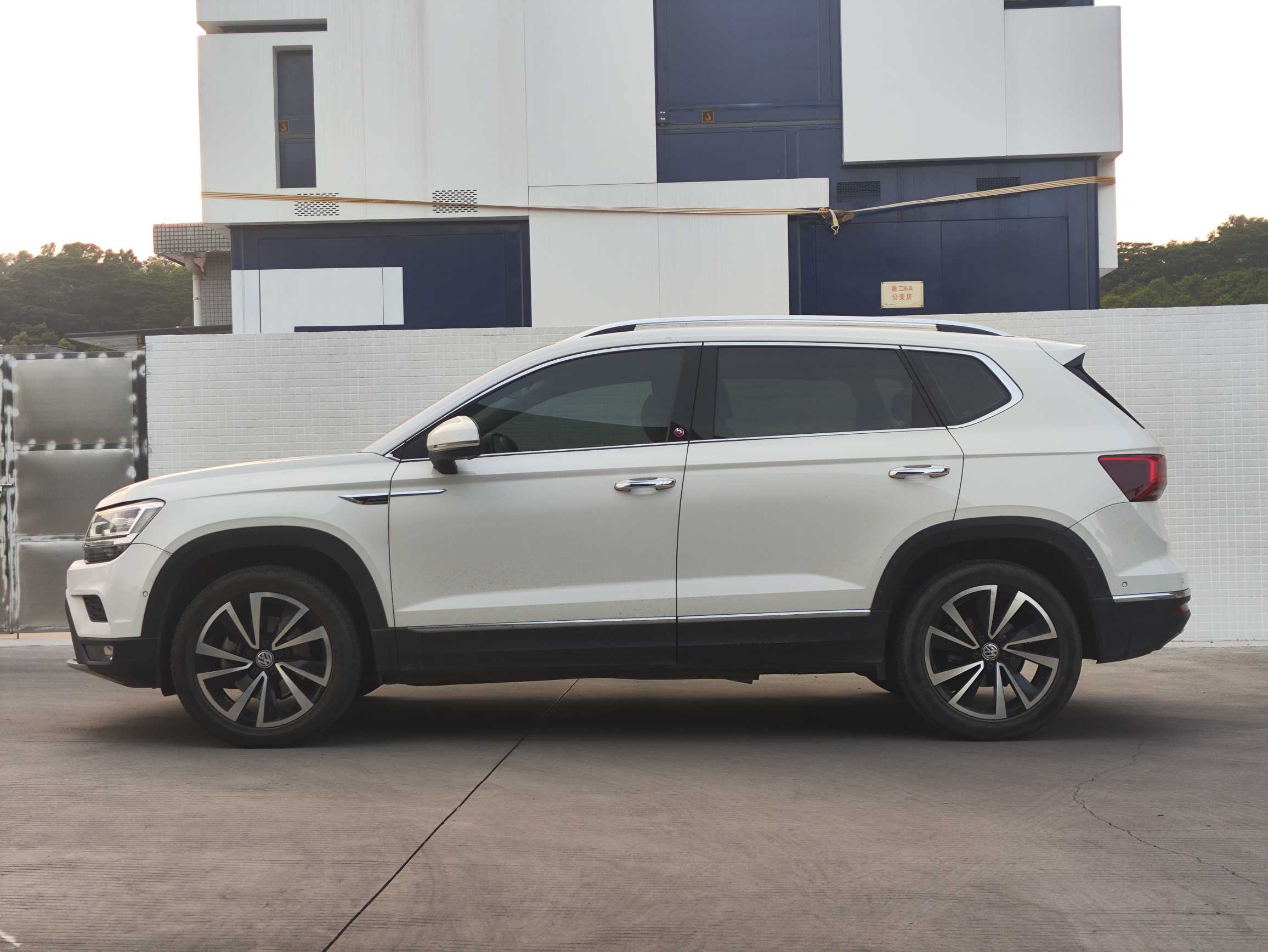 Volkswagen Tharu 2019 car image #4