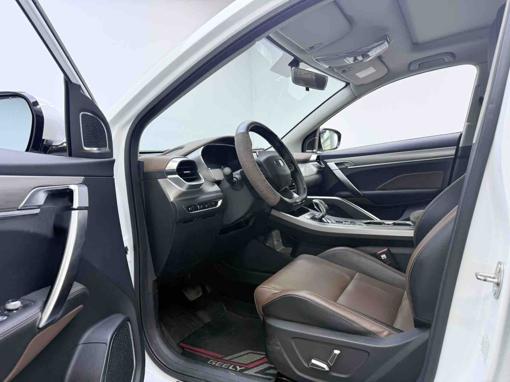 GEELY Coolray 2019 car image #4