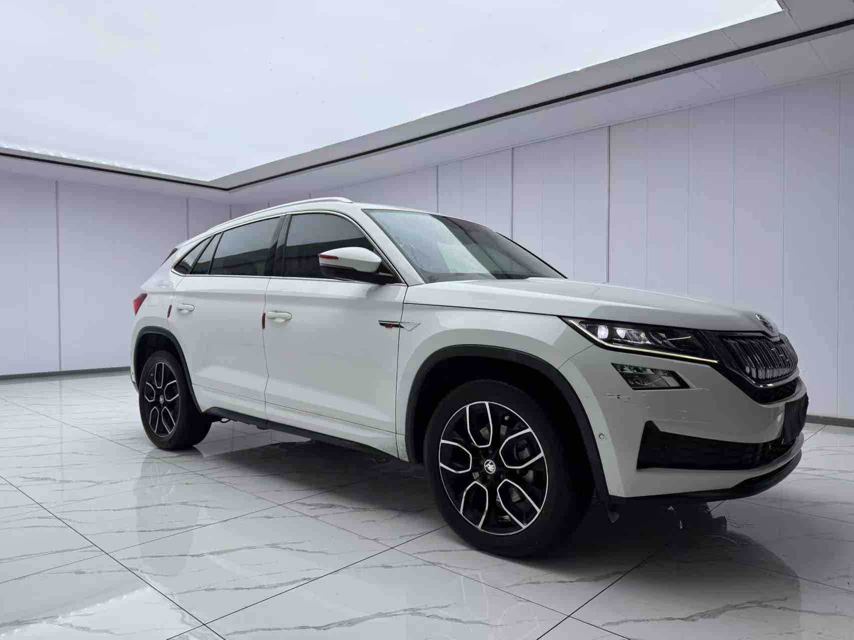 Skoda Kodiaq GT 2020 imagen de coche #4