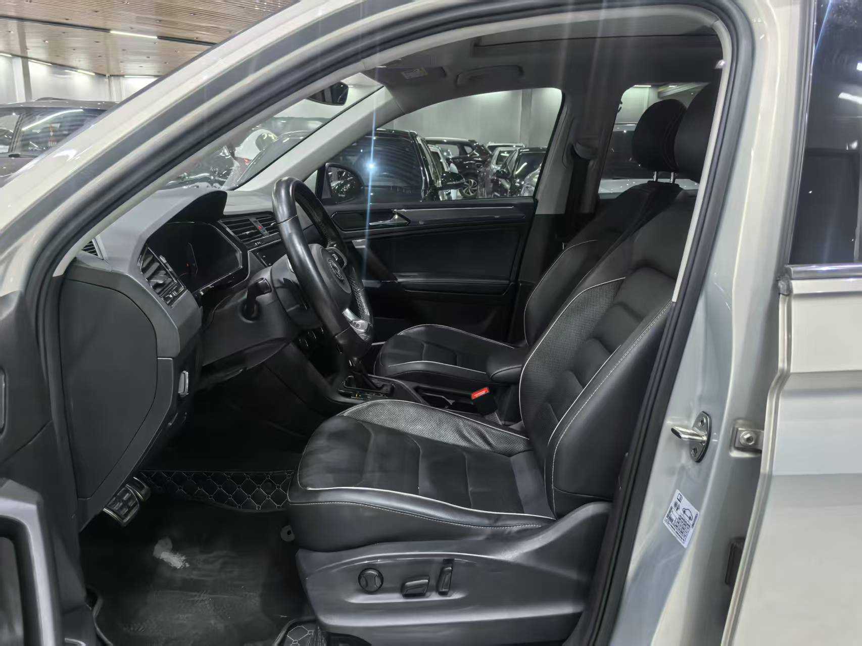 Volkswagen Tiguan L 2019 #4 Volkswagen Tiguan L 2019 car image #4