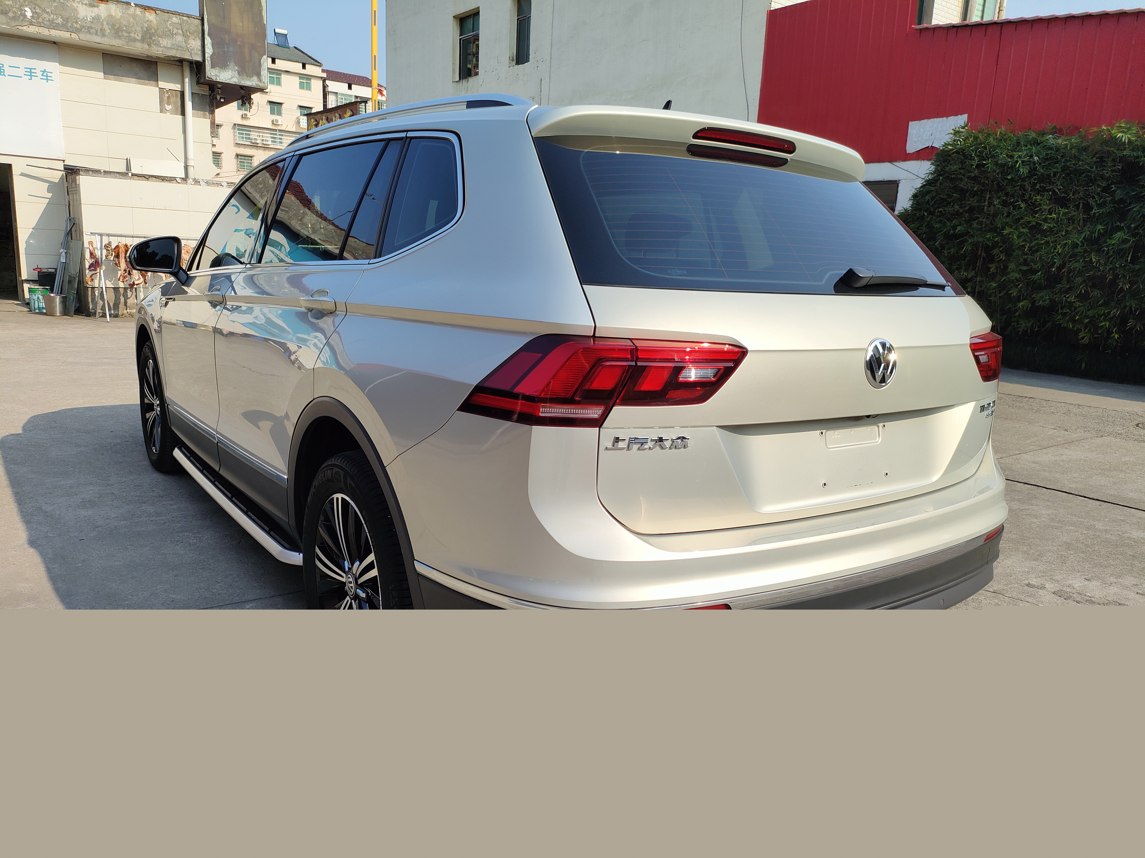 Volkswagen Tiguan L 2019 immagine di auto #4