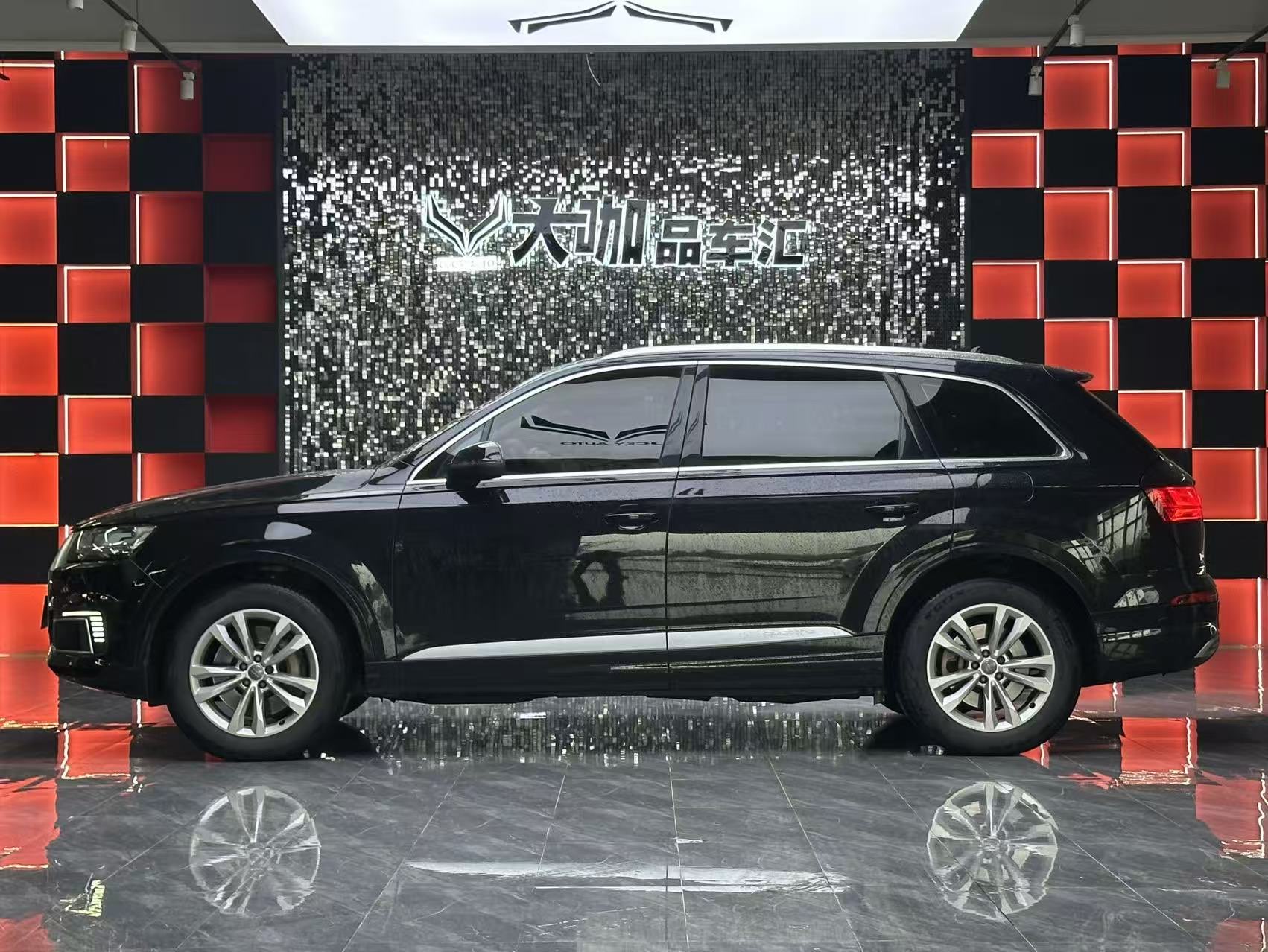 Audi Q7 New Energy 2019 car image #4