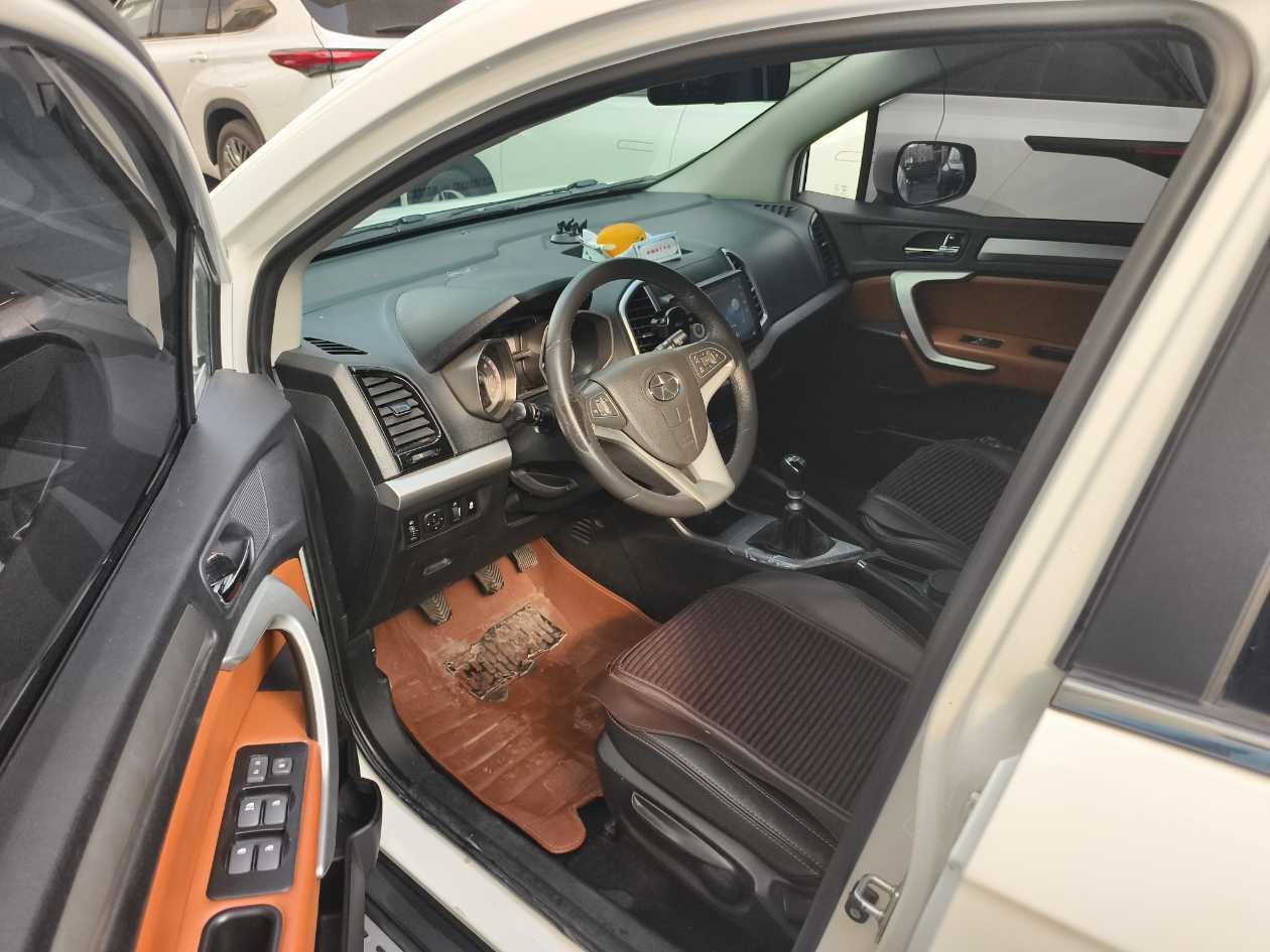 JAC 2015 #4 JAC 2015 car image #4