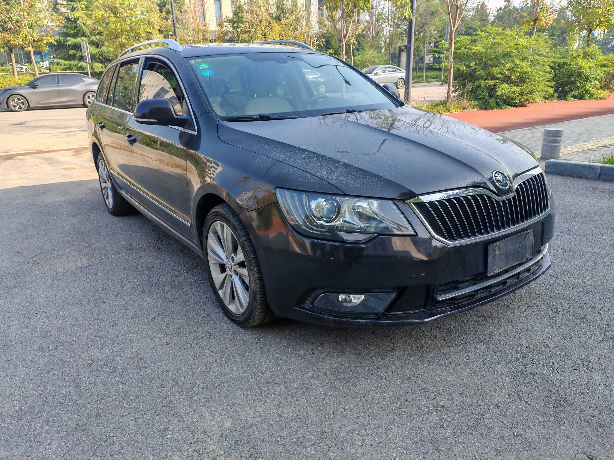 Skoda Superb Combi 2015 car image #4