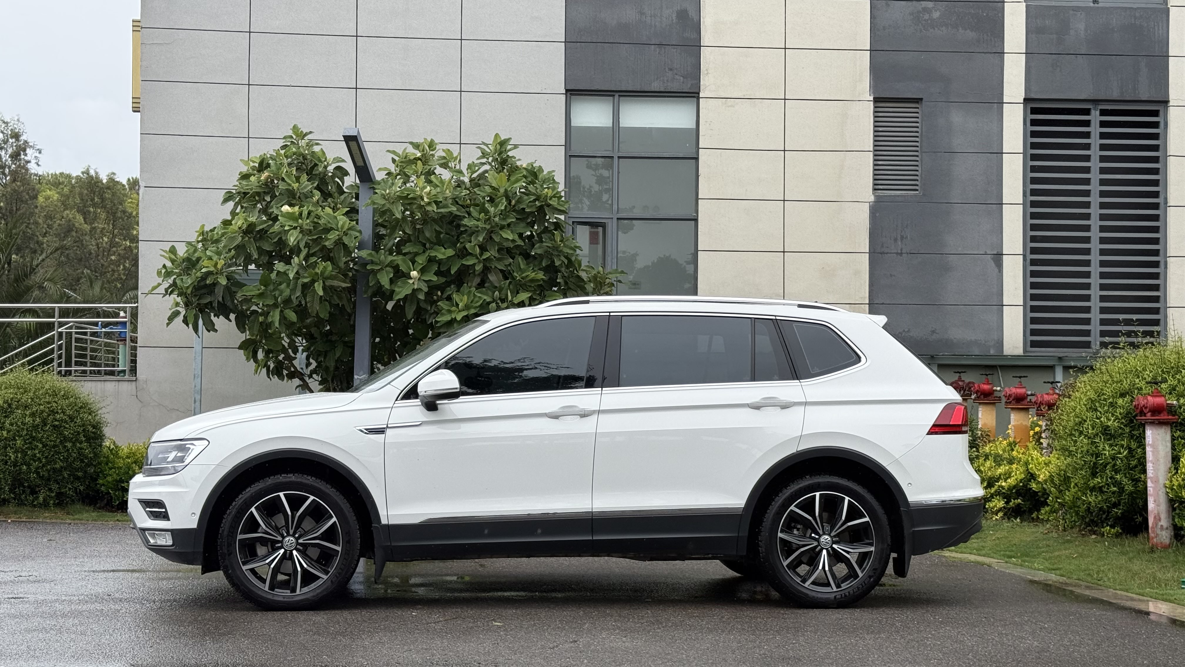 Volkswagen Tiguan L 2019 #4 Volkswagen Tiguan L 2019 car image #4