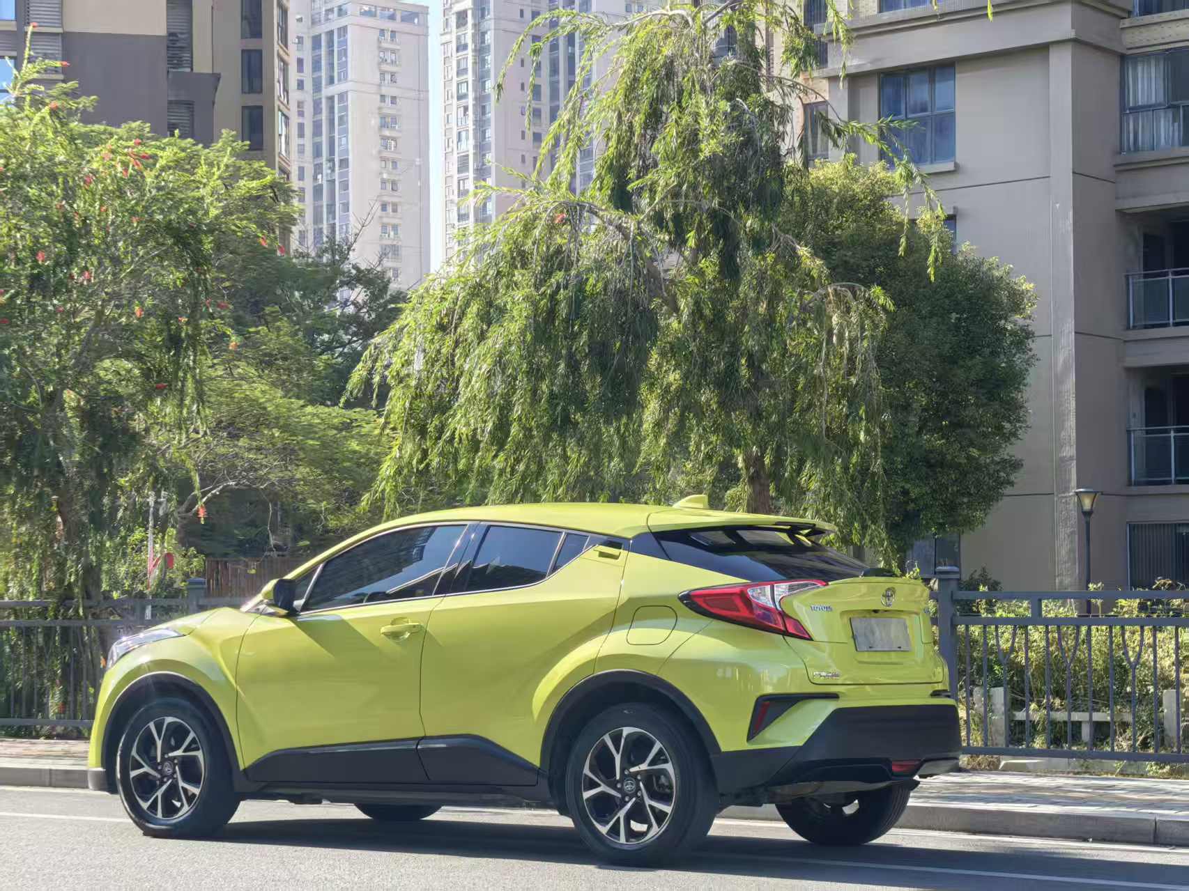 Toyota C-HR 2019 immagine di auto #4
